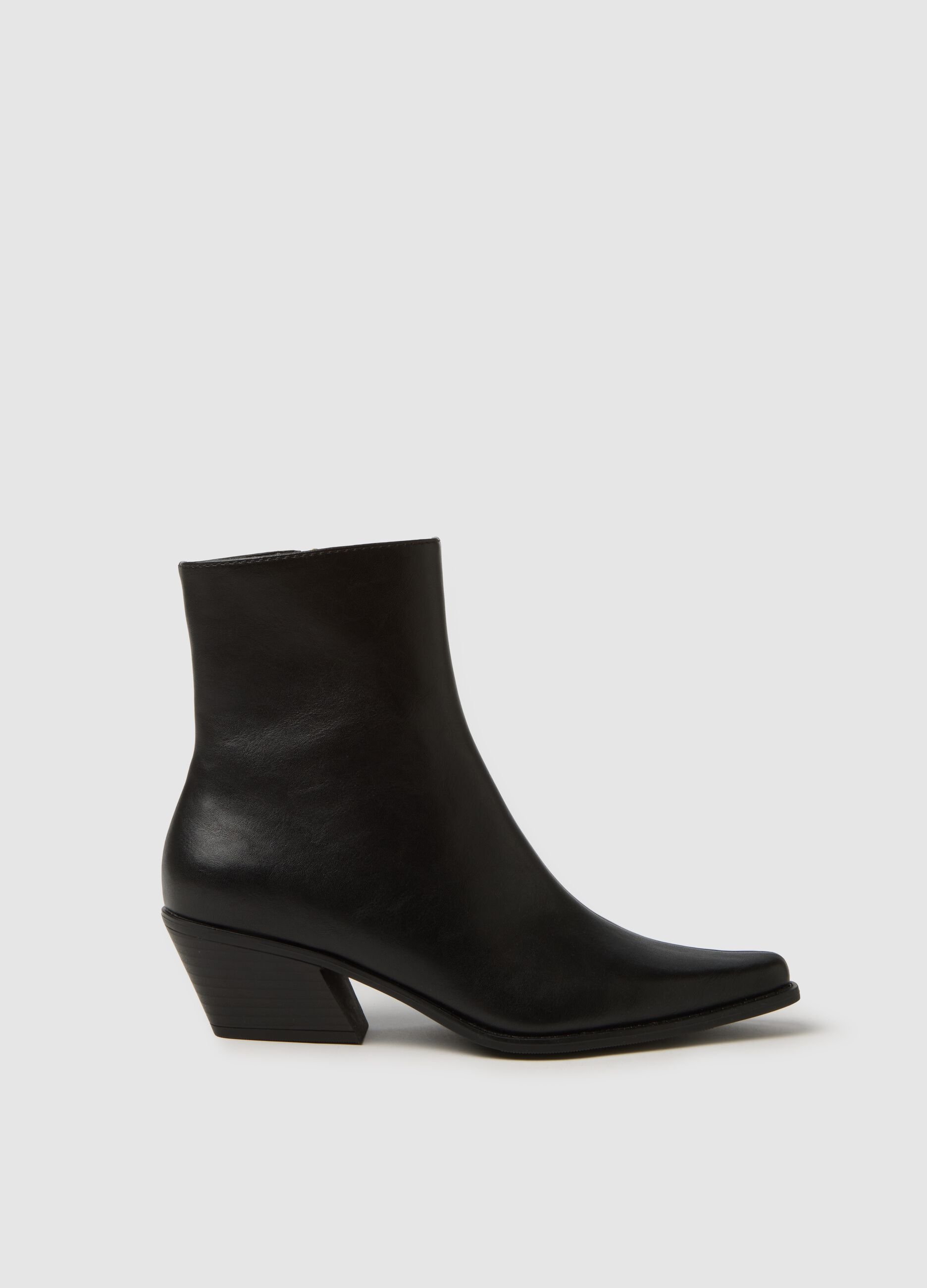 Black Texan Ankle Boots with Low Heel