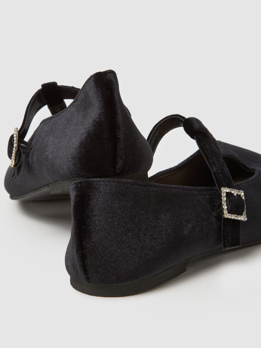 Ballerine in velluto nero con cinturino_1
