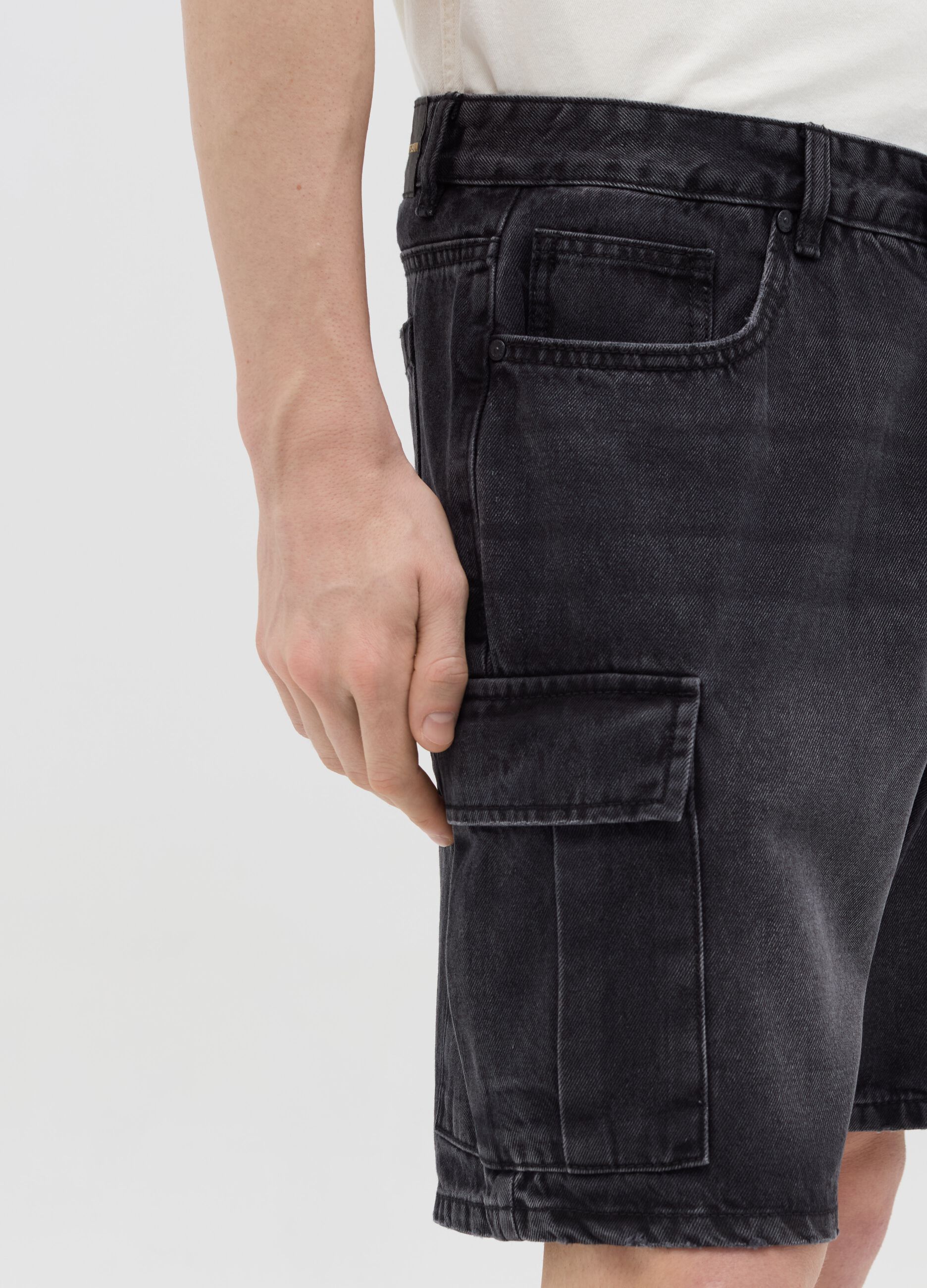 Cargo Bermuda shorts in denim