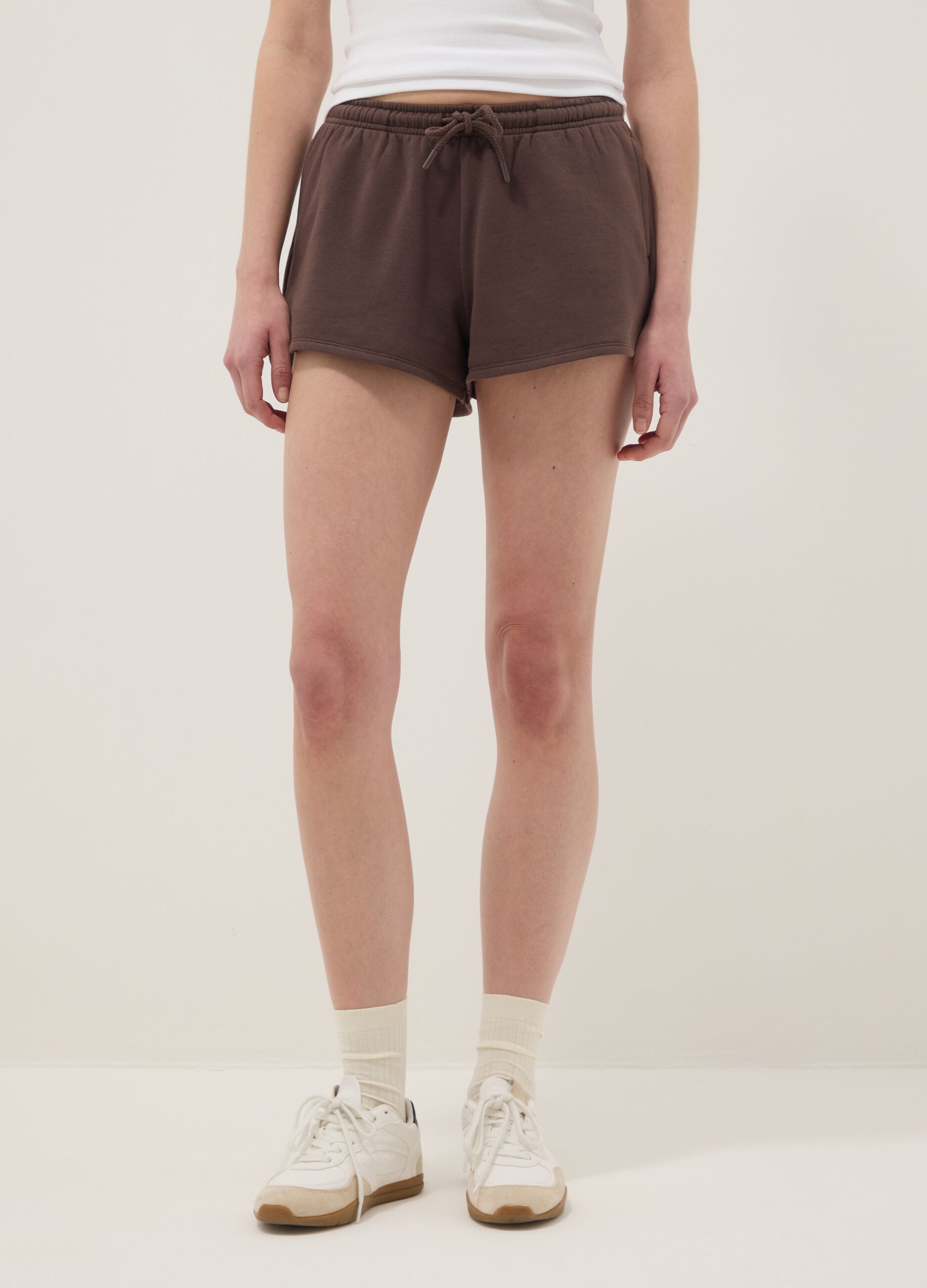 Regular-fit brown cotton-blend shorts with drawstring