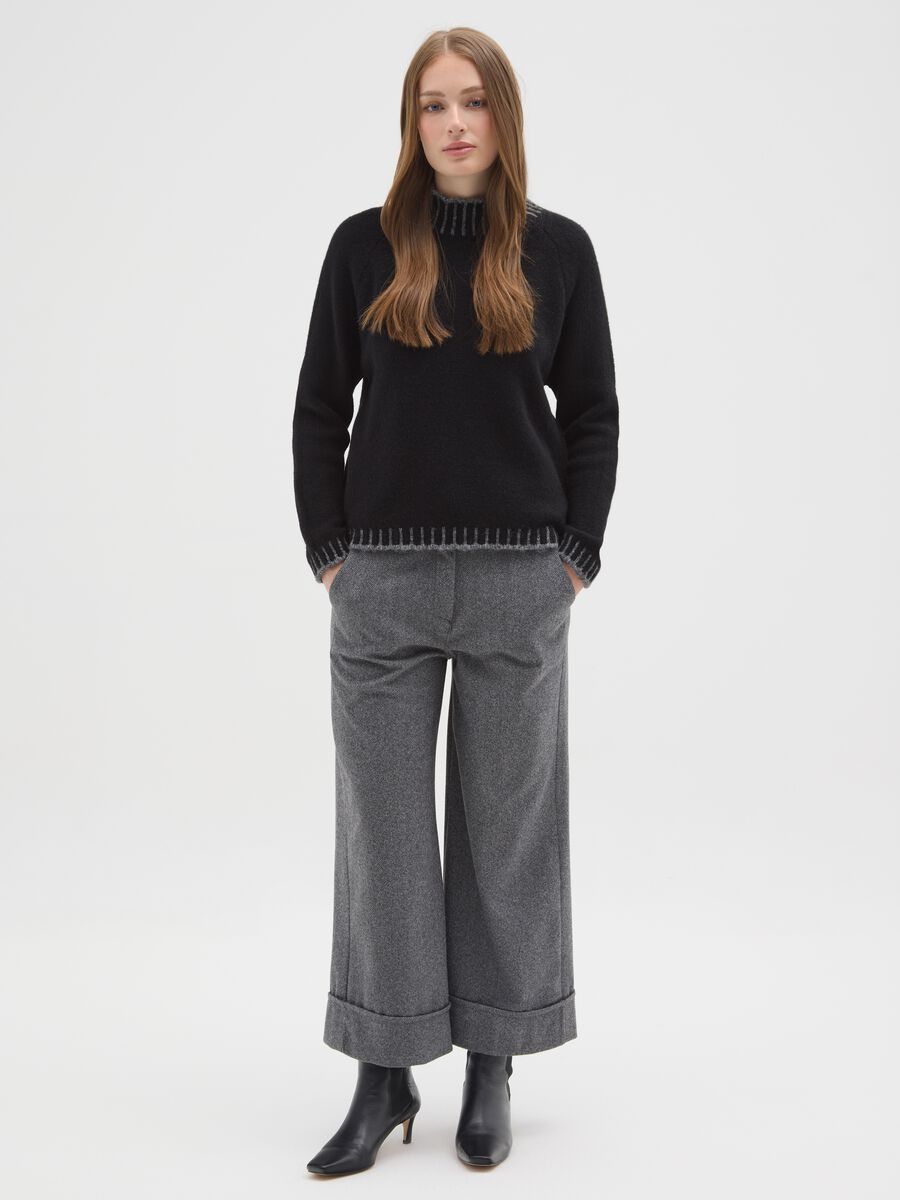 Pantaloni grigi regular fit con vita elasticizzata_0