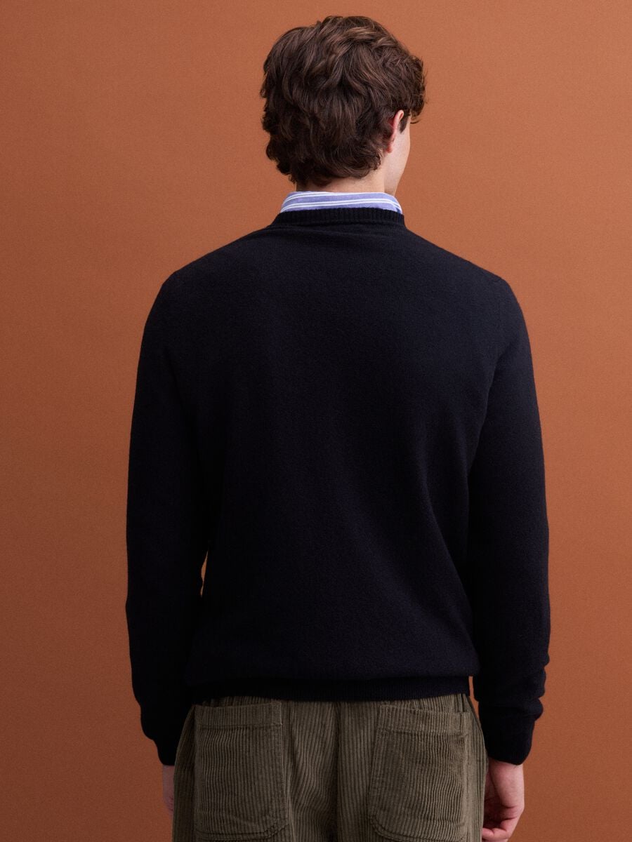 Pullover nero in pura lana a girocollo regular fit_3