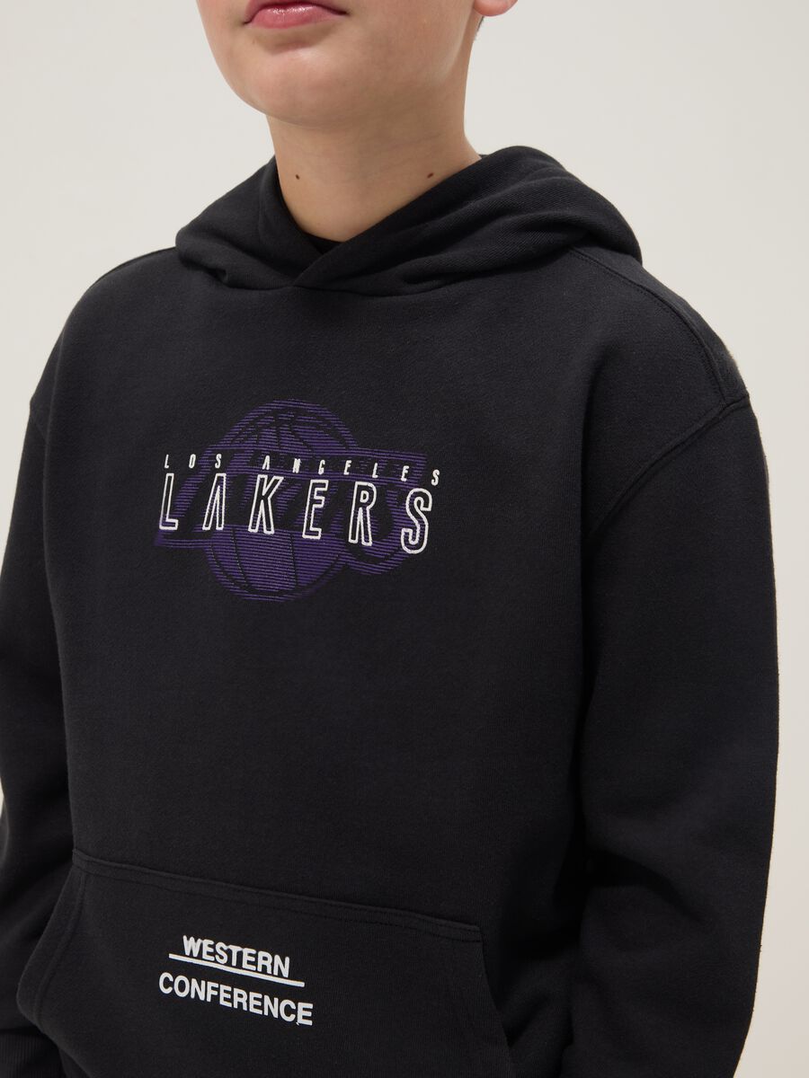 Kids' Regular Fit Pure Black Cotton Sweatshirt with Lakers Print_2