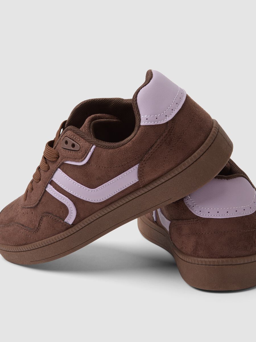 Sneakers marroni con inserti rosa_2