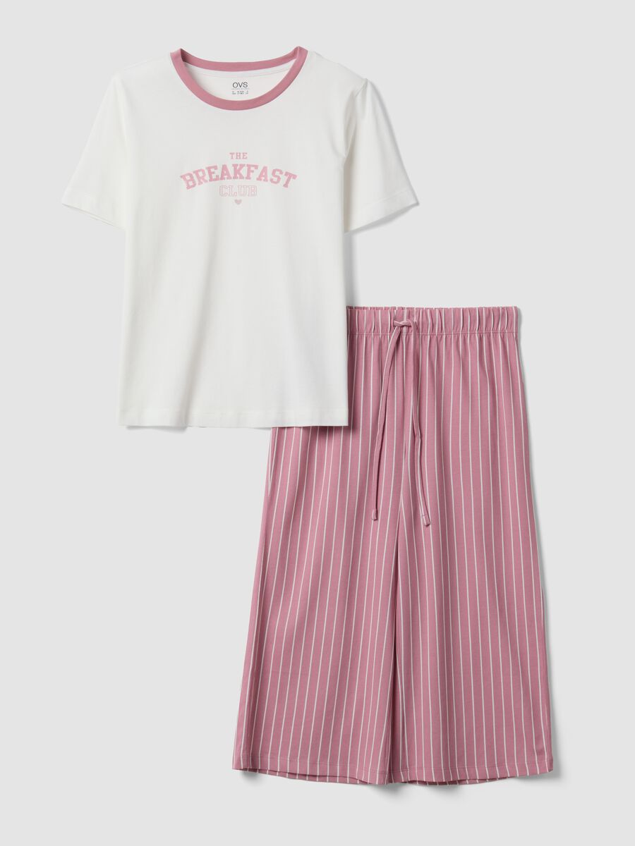 Pigiama rosa e bianco in puro cotone organico con pantaloni cropped_4