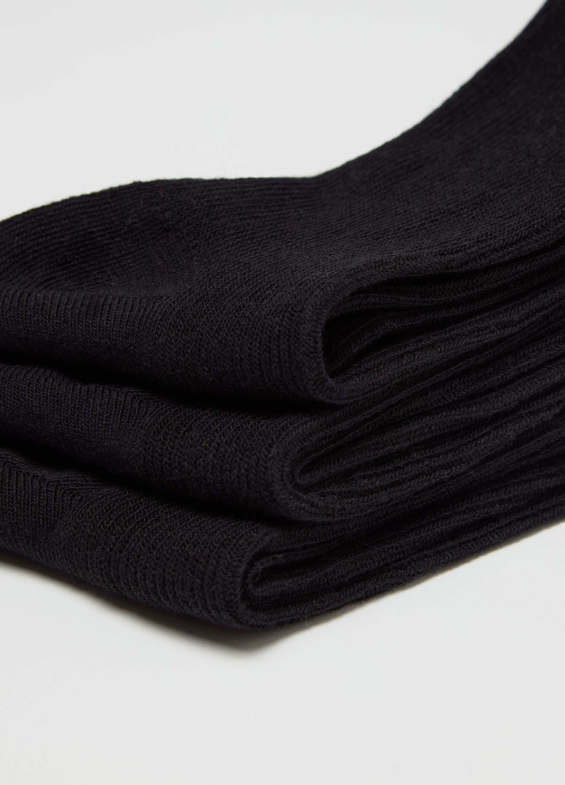 Three-pair pack short socks with gathered edging