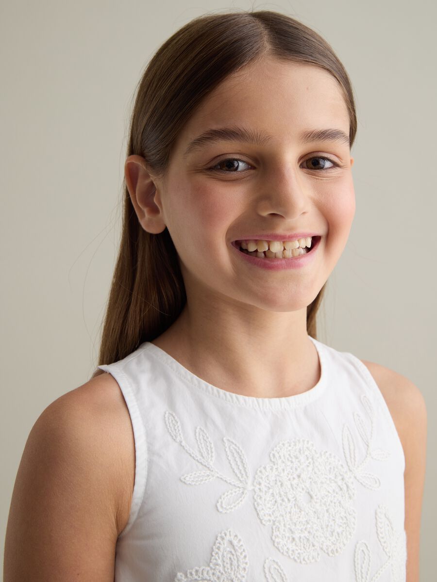 Girls' pure white cotton top with regular fit and embroidery_1