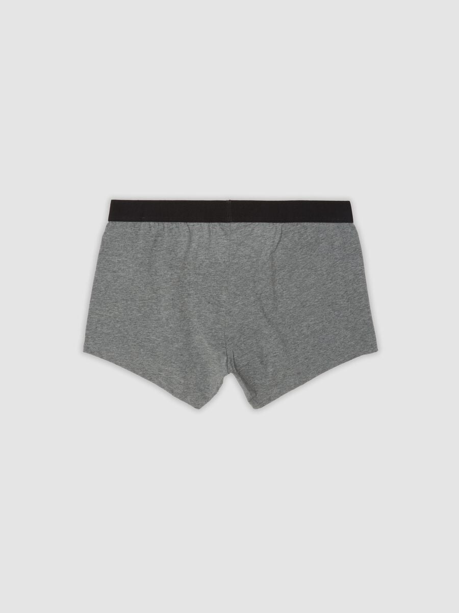 Tripack boxer nero, grigio melange e rosso bordeaux in cotone organico elasticizzato_1