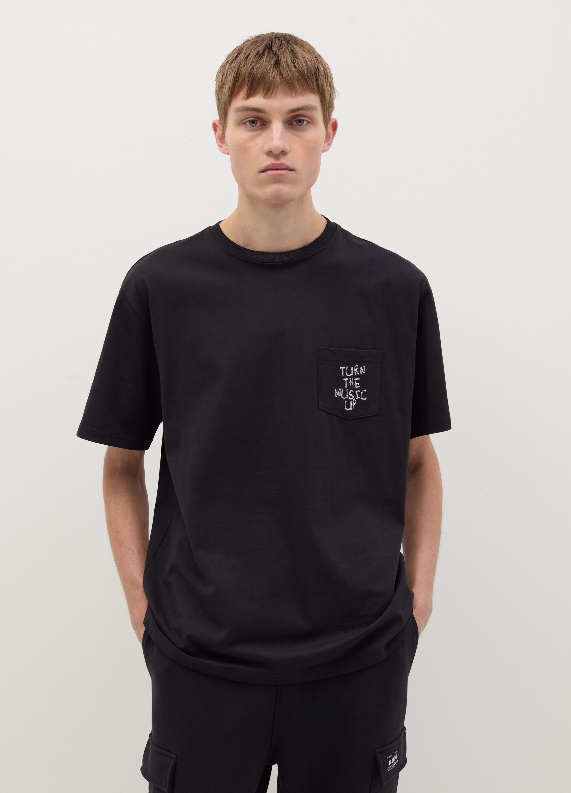 T-shirt with embroidered pocket