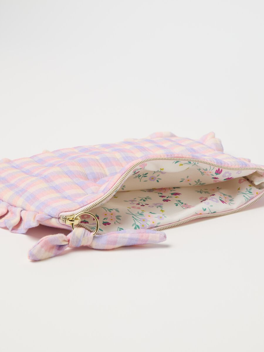 Essential beauty case with frills_2