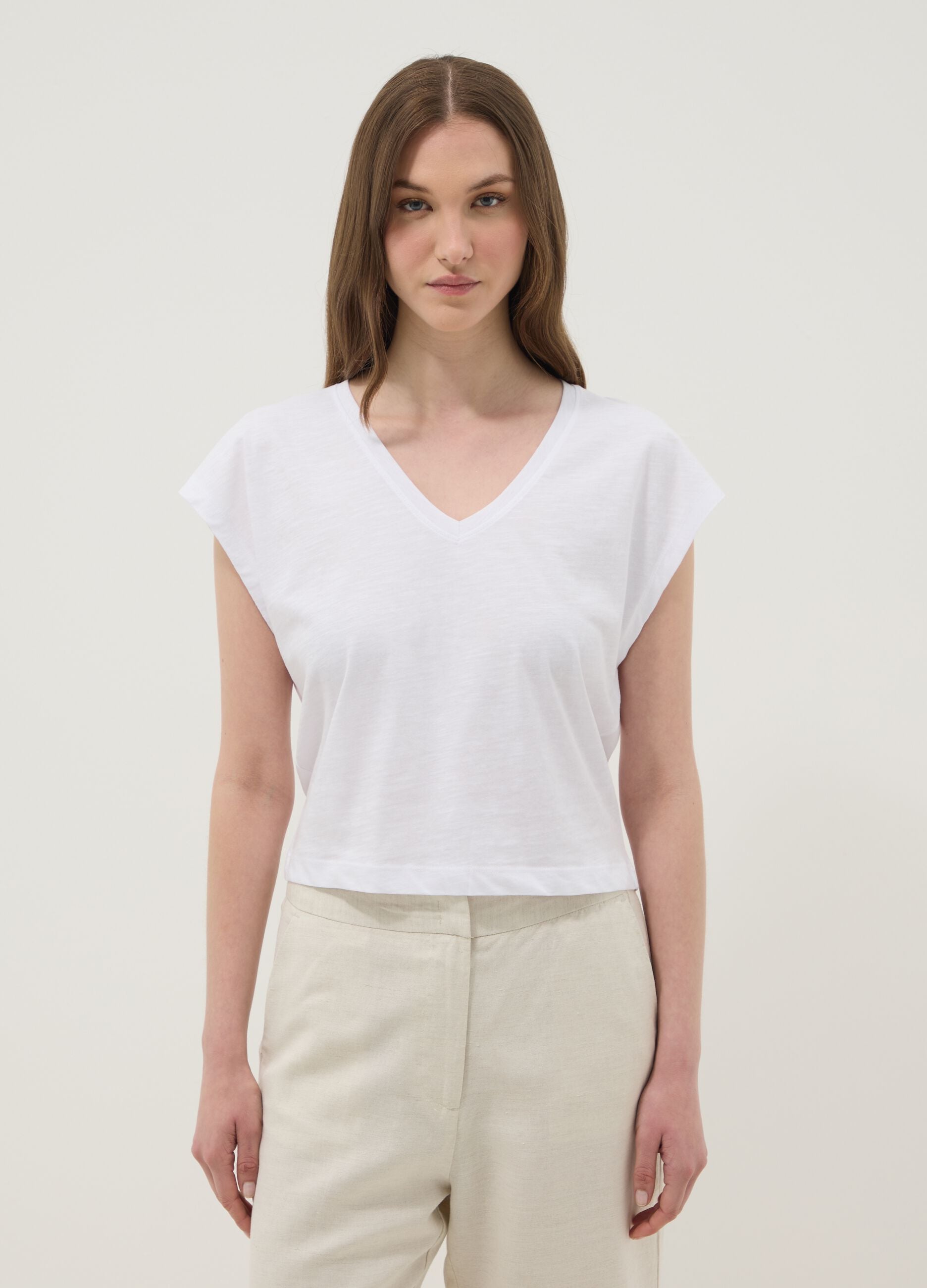 White pure cotton V-neck T-shirt