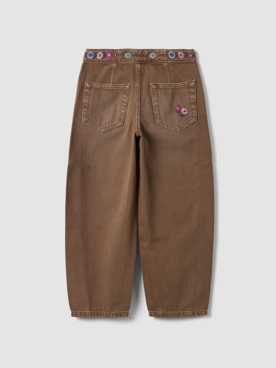 Jeans marroni in puro cotone balloon fit ricamati_2