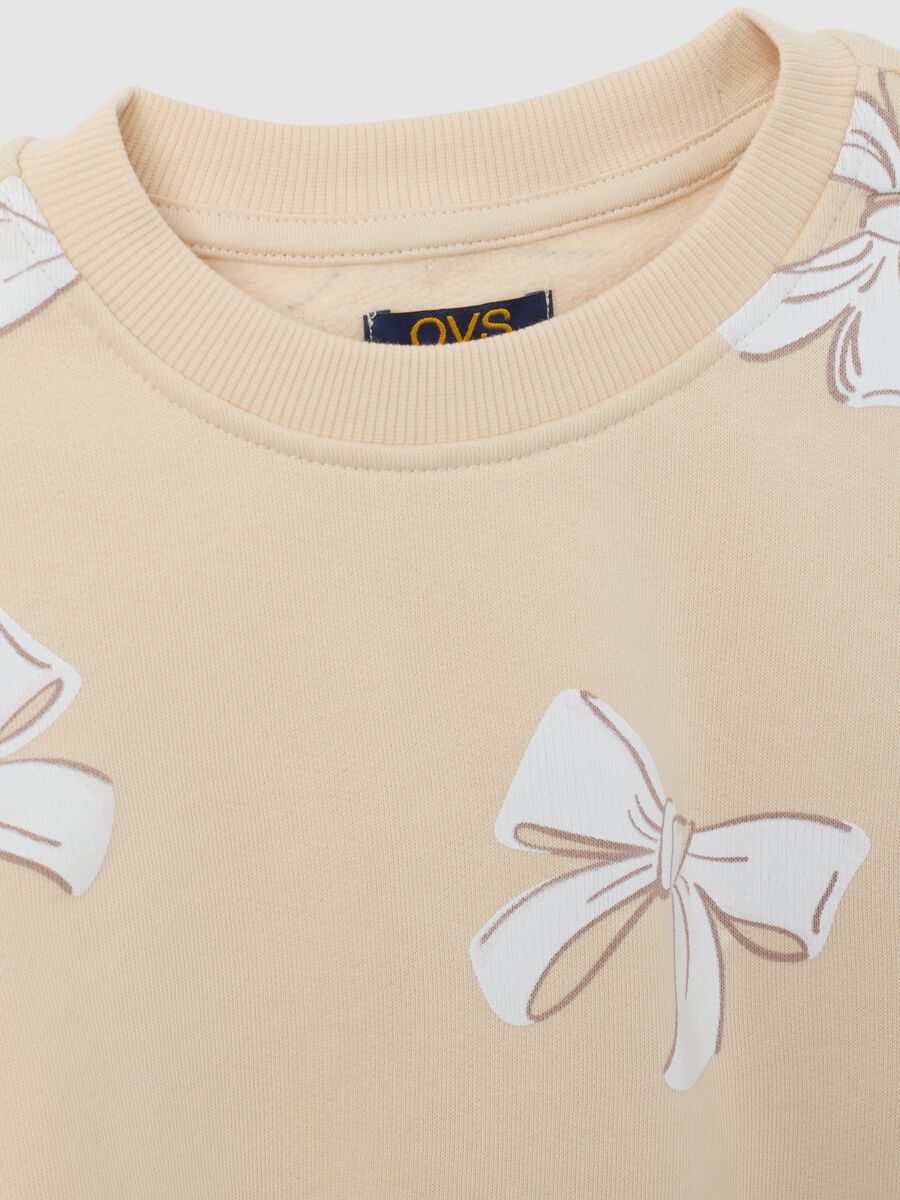 Girls' beige cotton sweatshirt with regular fit and crew neck_2