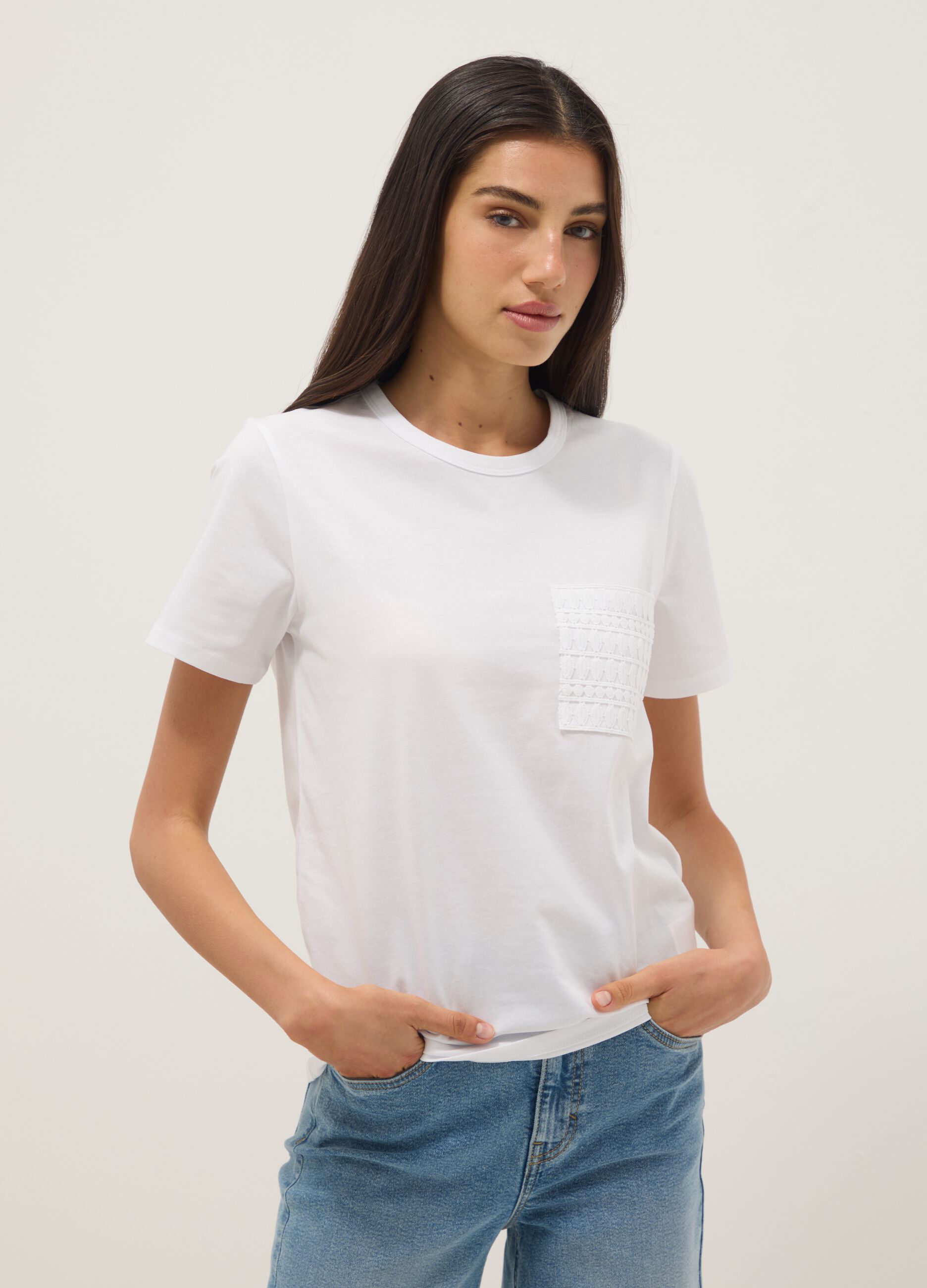 White pure cotton regular-fit T-shirt with embroidered chest pocket