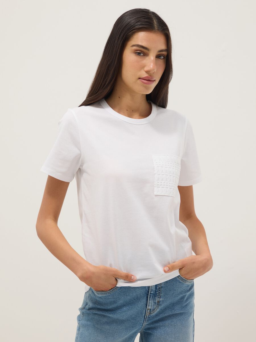 White pure cotton regular-fit T-shirt with embroidered chest pocket_0