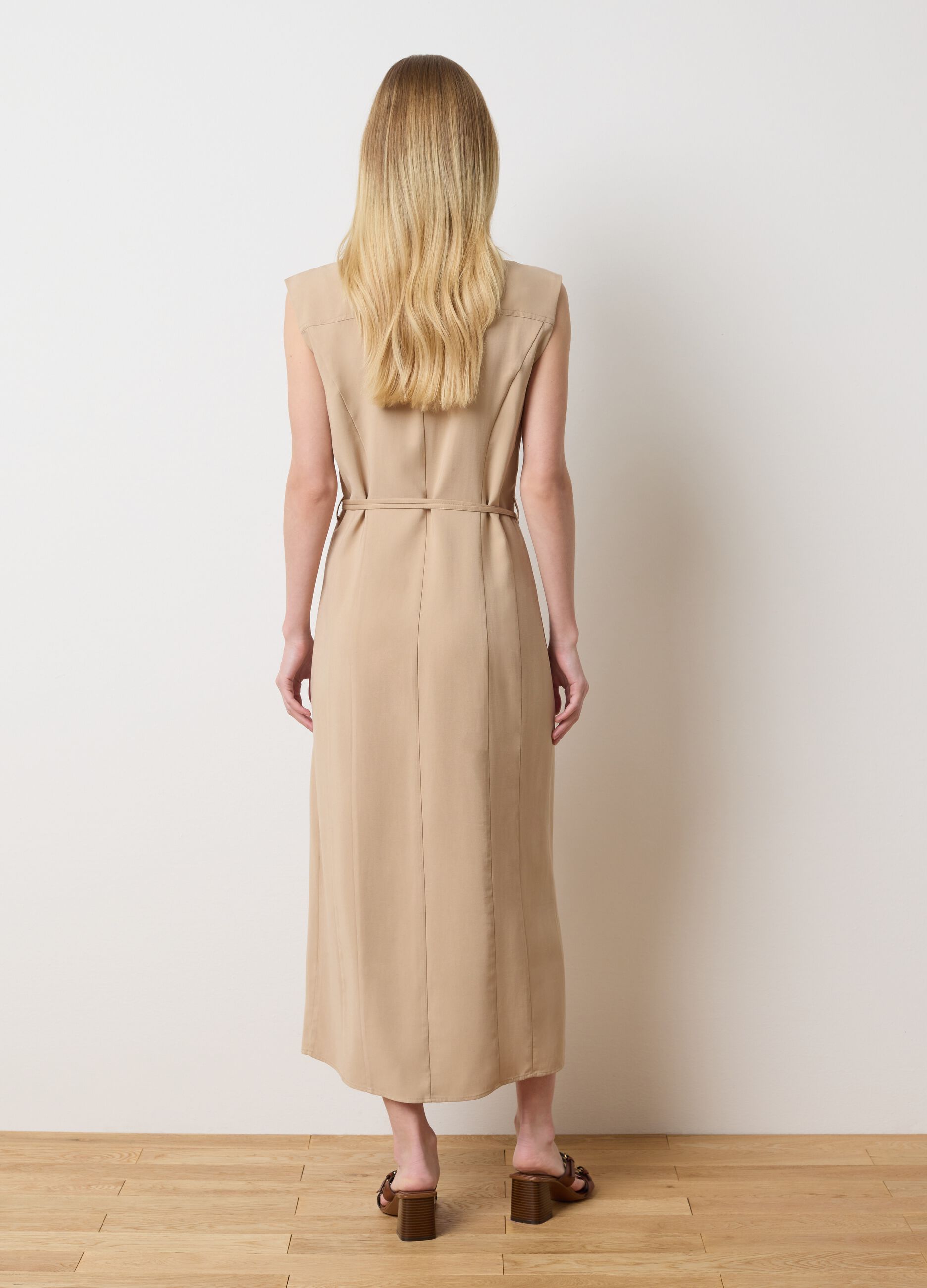 Long sleeveless shirt dress