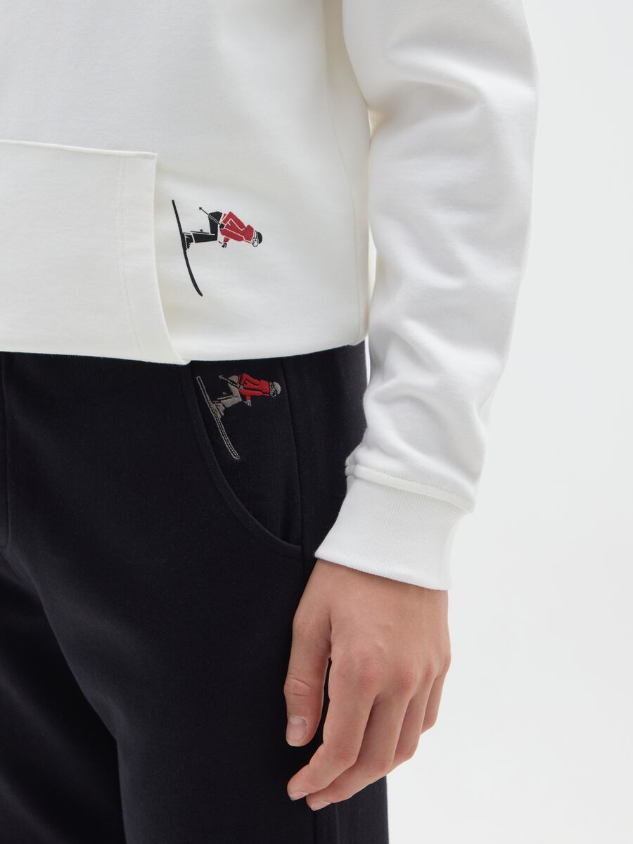 Boys' black joggers in pure cotton regular fit with embroidery_2