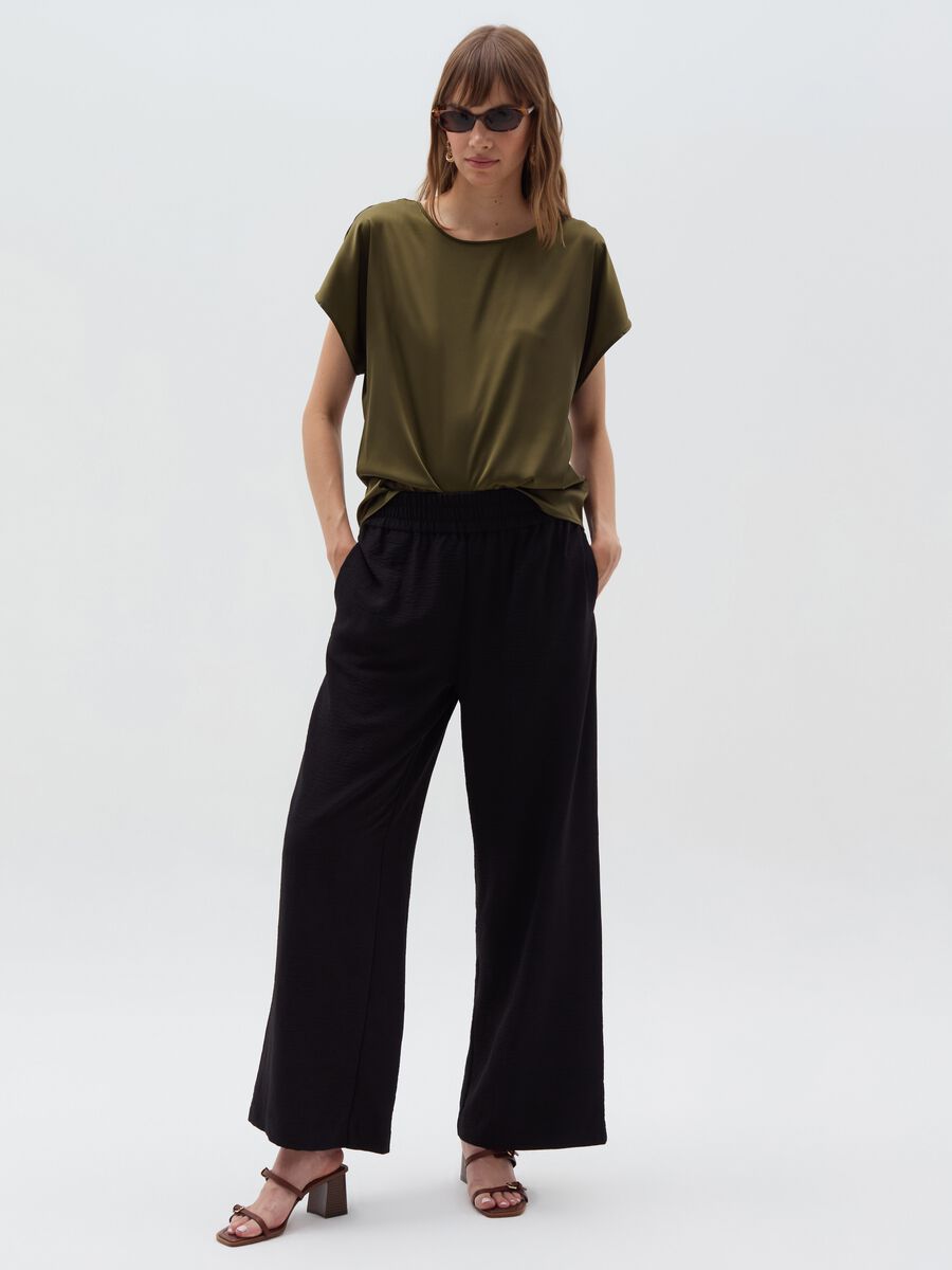 Blusa in satin con maniche a kimono_1
