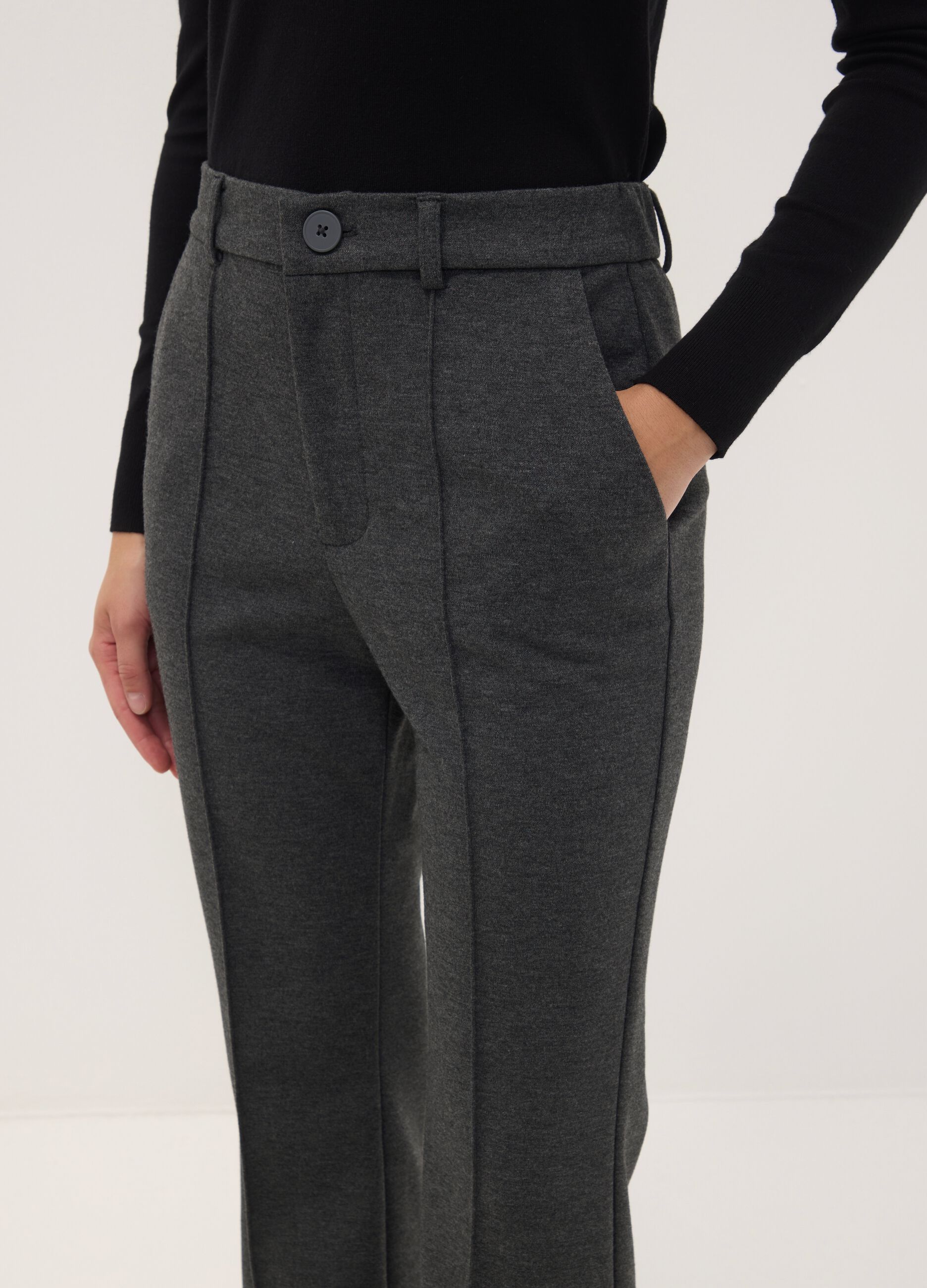 Pantaloni grigi in viscosa elasticizzata straight fit