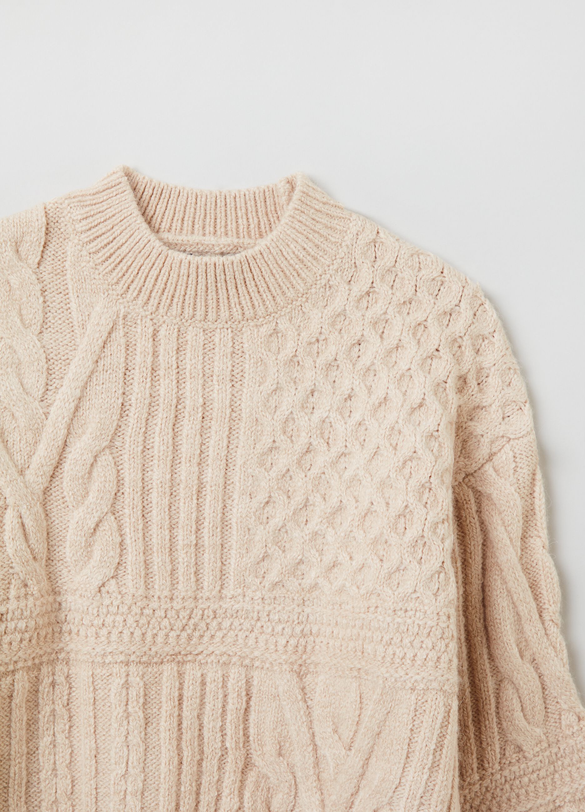 Pullover cropped con motivo a trecce_2