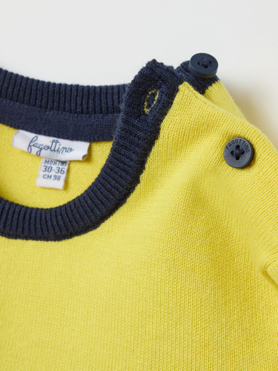 Knitted pullover with striped pattern_2