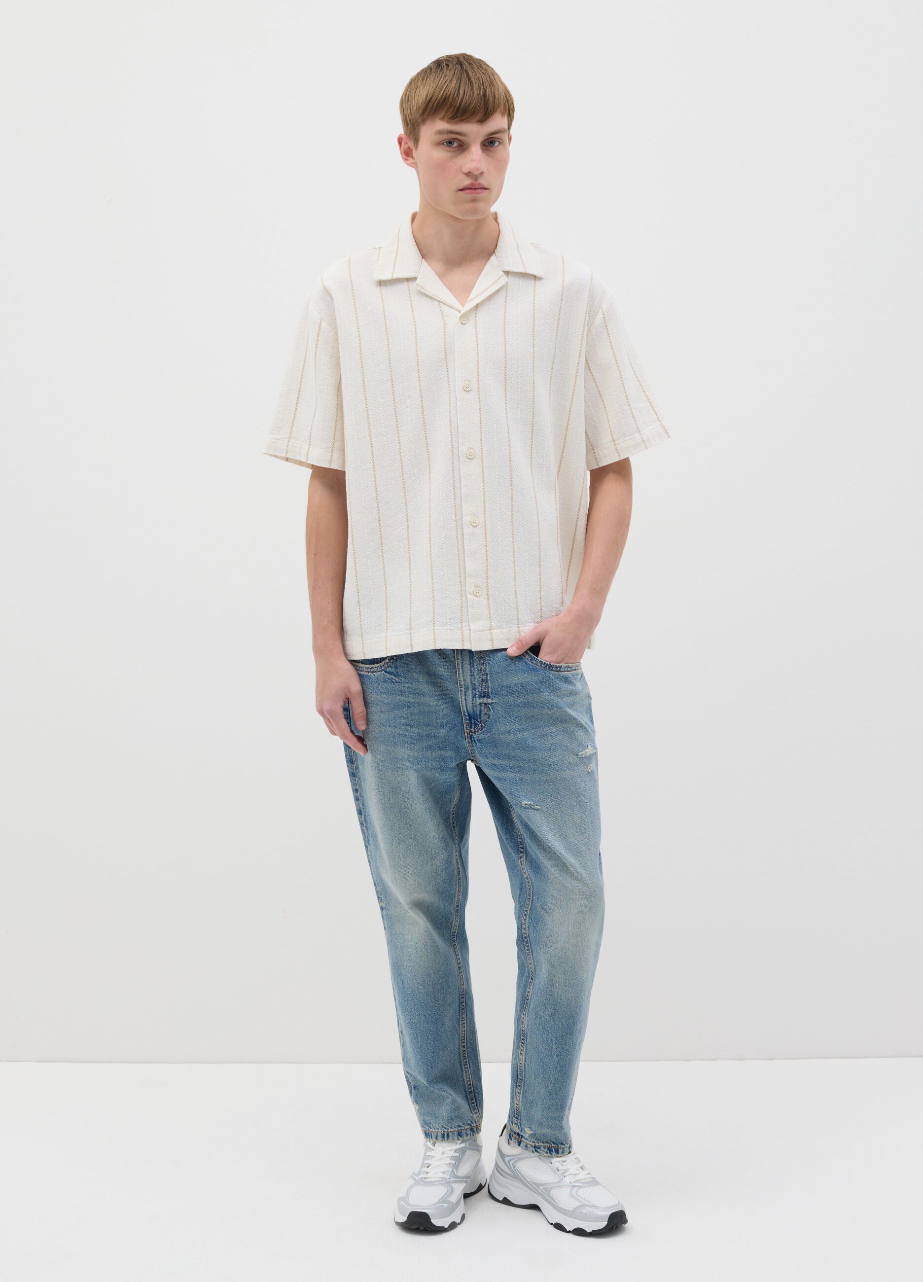 Camicia bowling a righe bianche e beige
