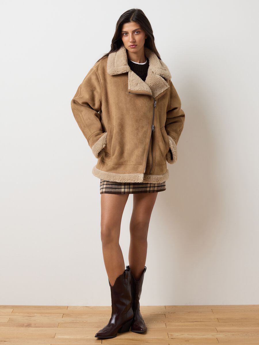 Brown jacket in synthetic shearling fabric_2