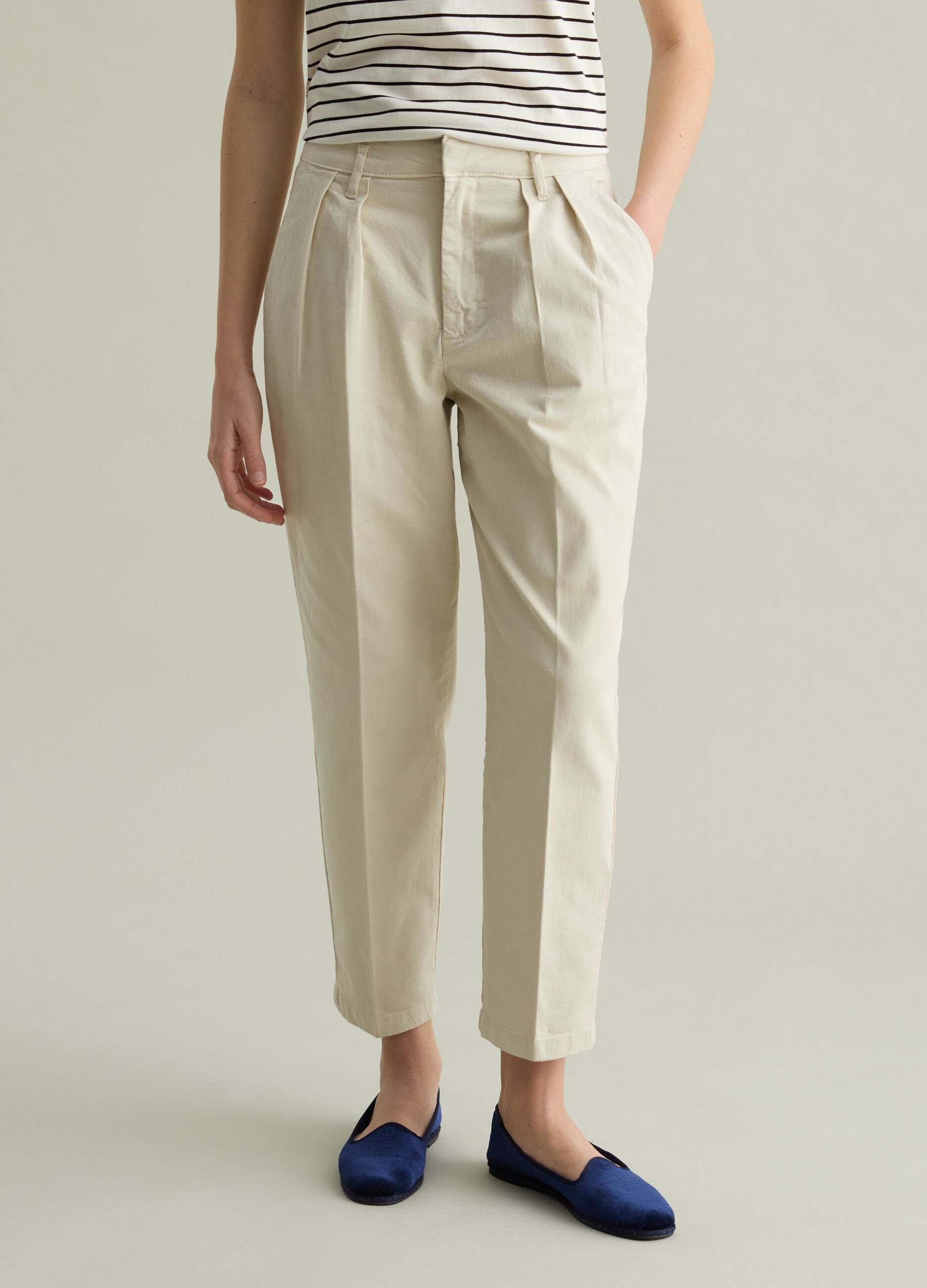 Cropped chino trousers with darts