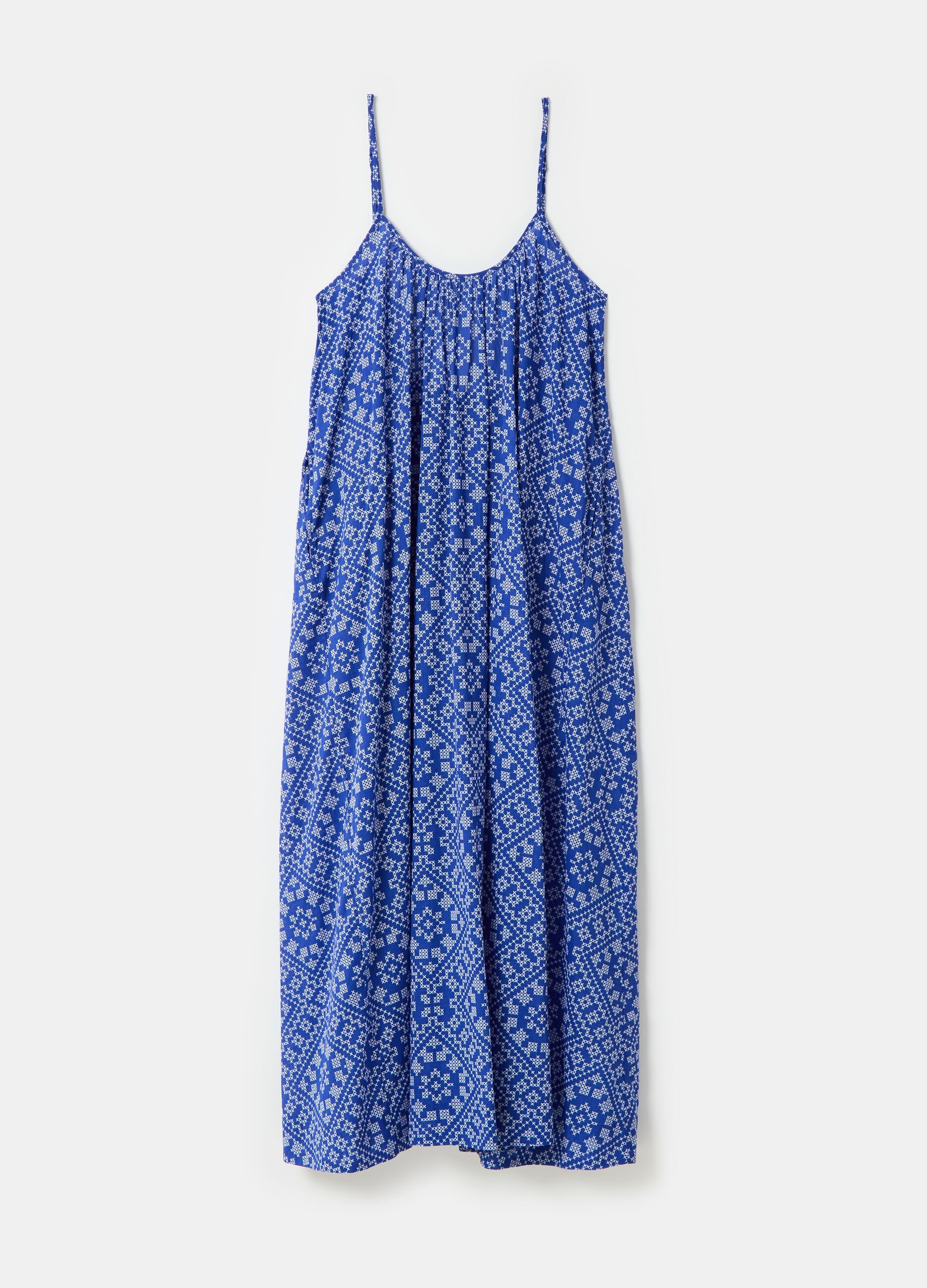 Long printed dress with bare back