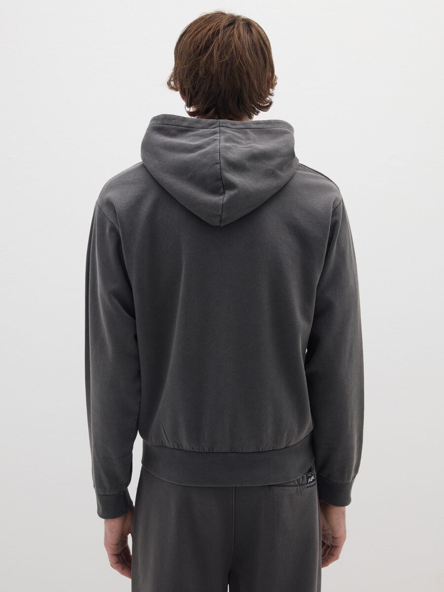 Black cotton blend hoodie with zip_3