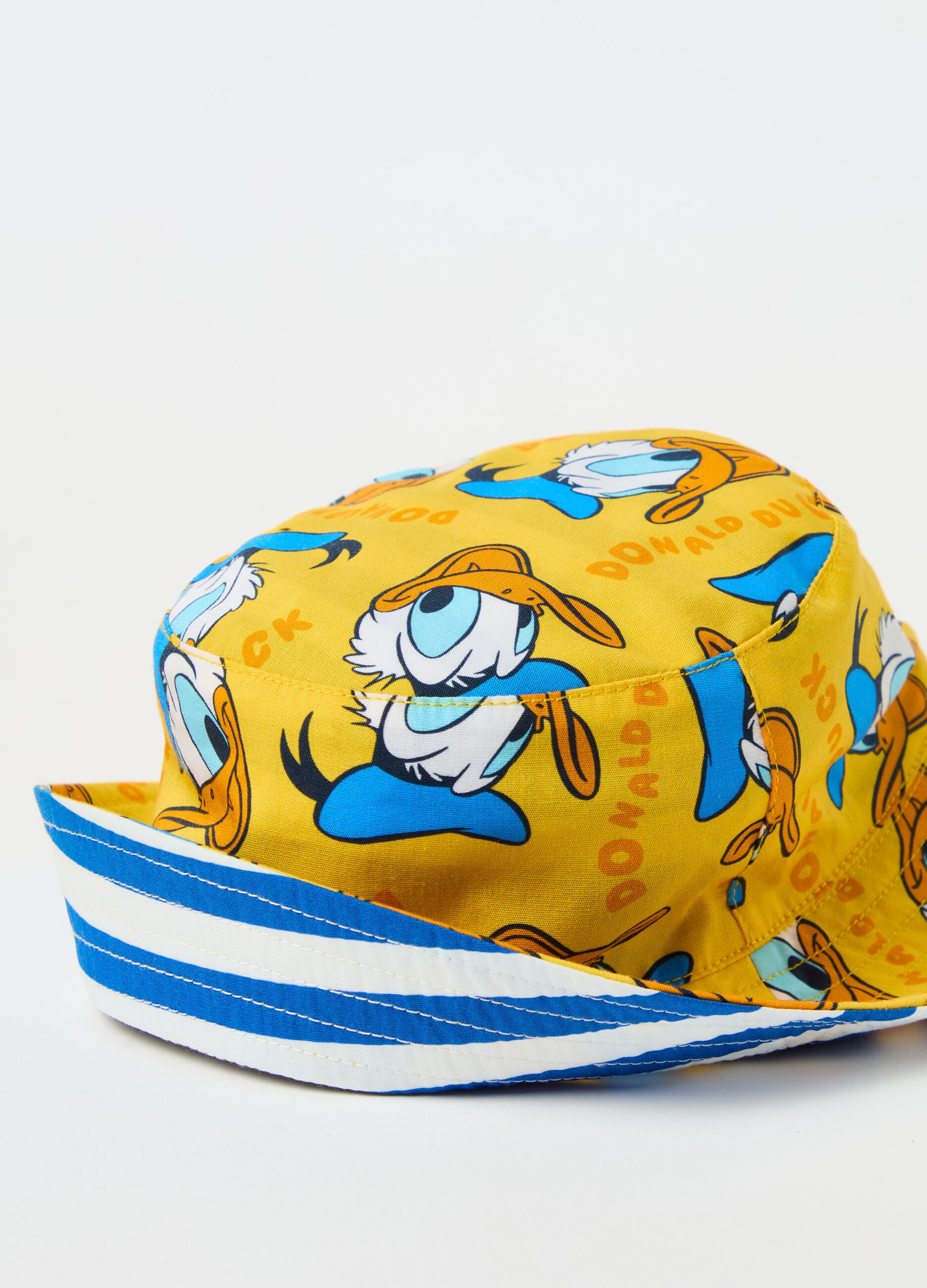 Reversible hat with Donald Duck 90 print