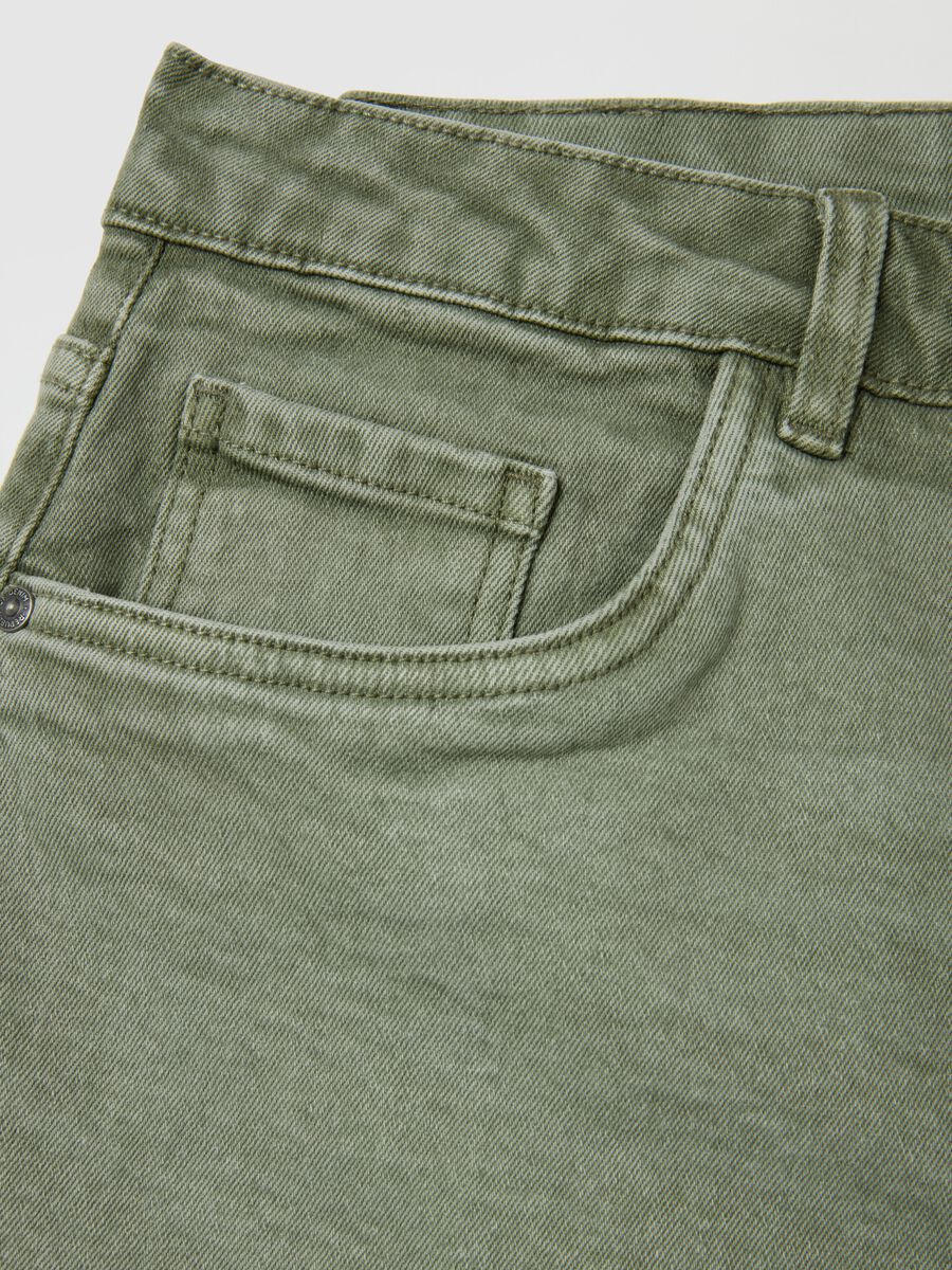 Men's green denim regular fit shorts_5