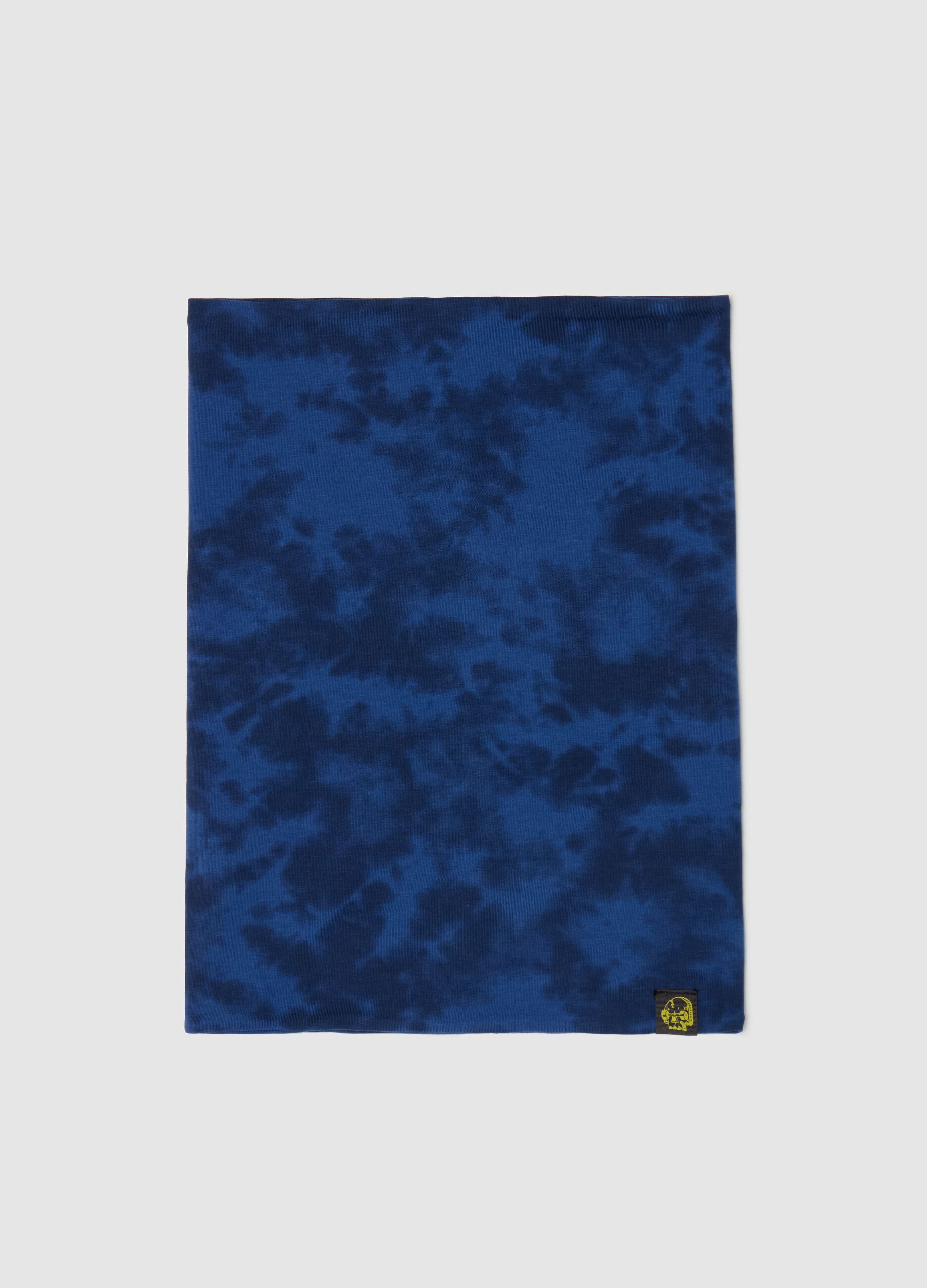 Neck warmer with tie-dye print