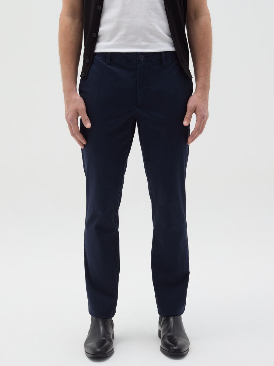 Pantalone chino slim fit in cotone stretch_1
