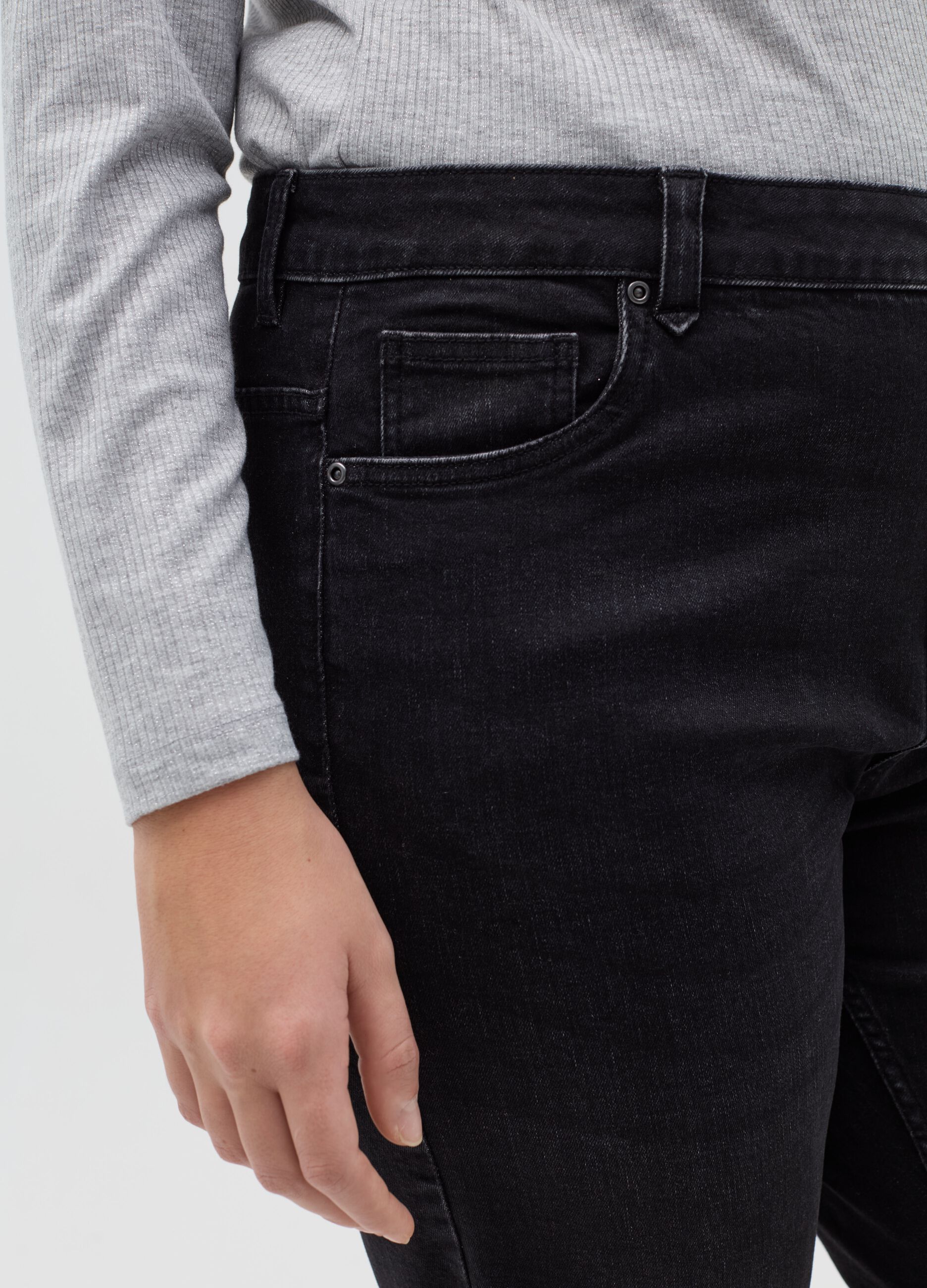 Curvy flare-fit jeans with five pockets