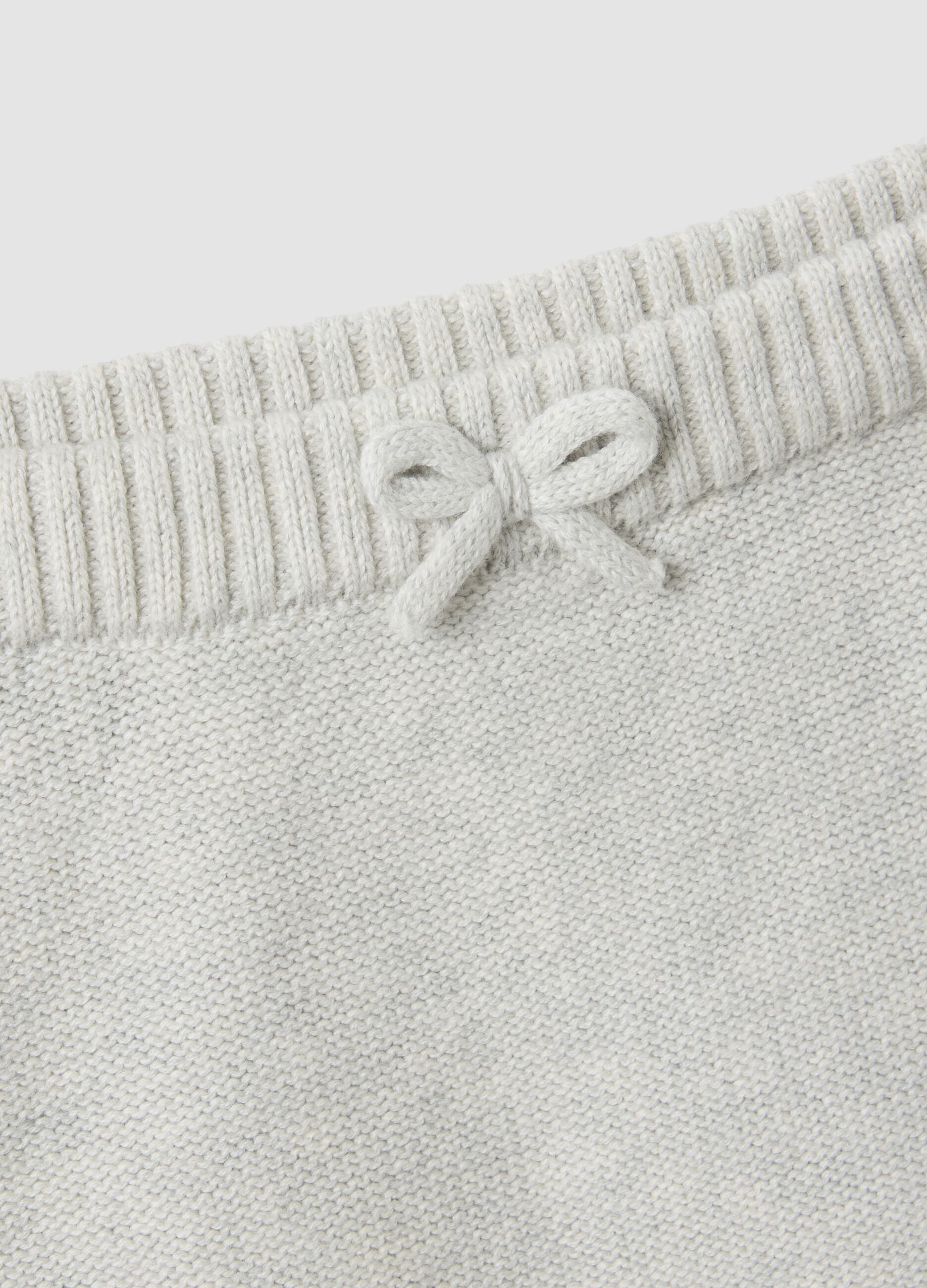 Grey organic cotton knitted set for babies