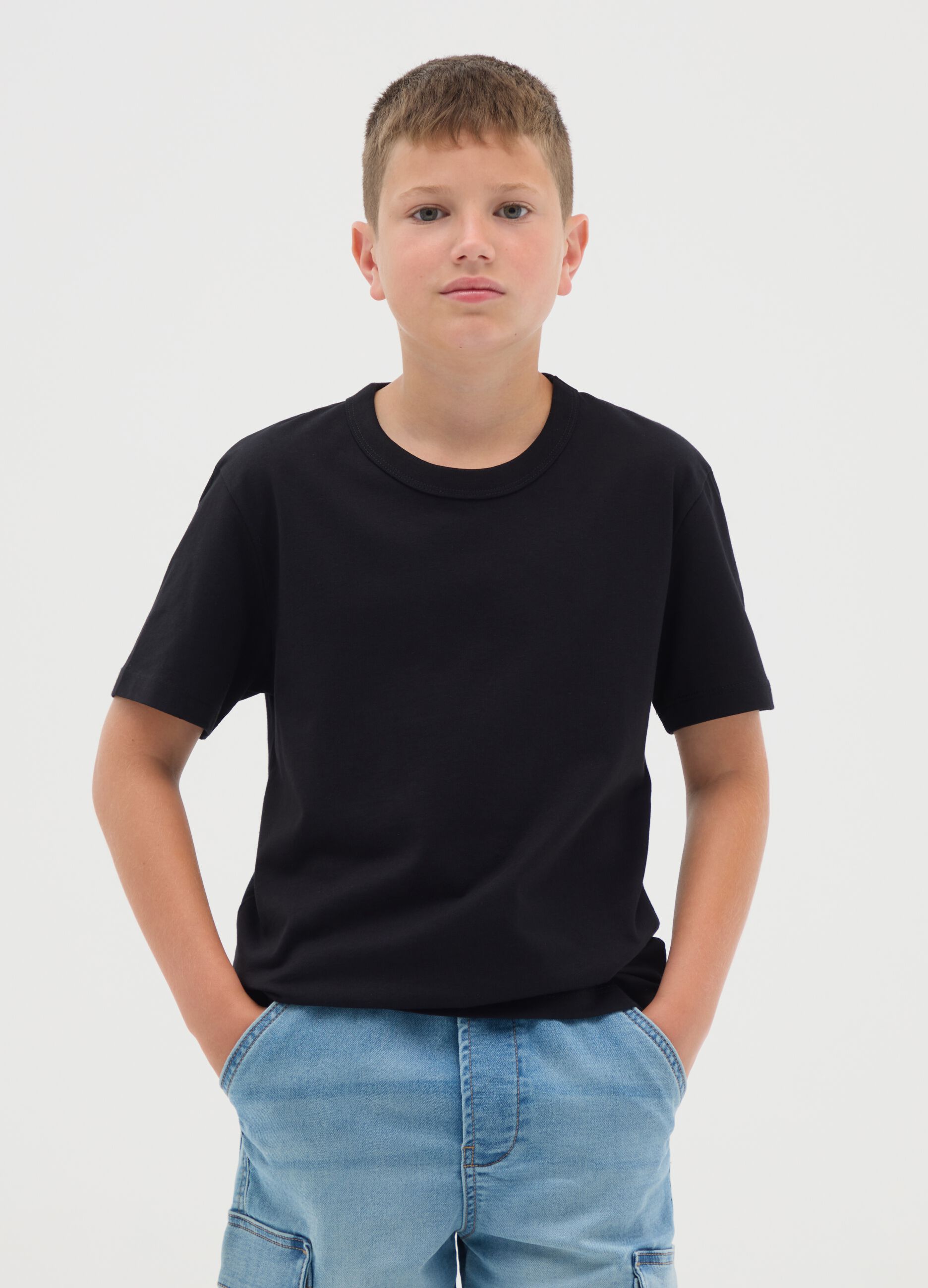 T-shirt da ragazzo in puro cotone nero regular fit