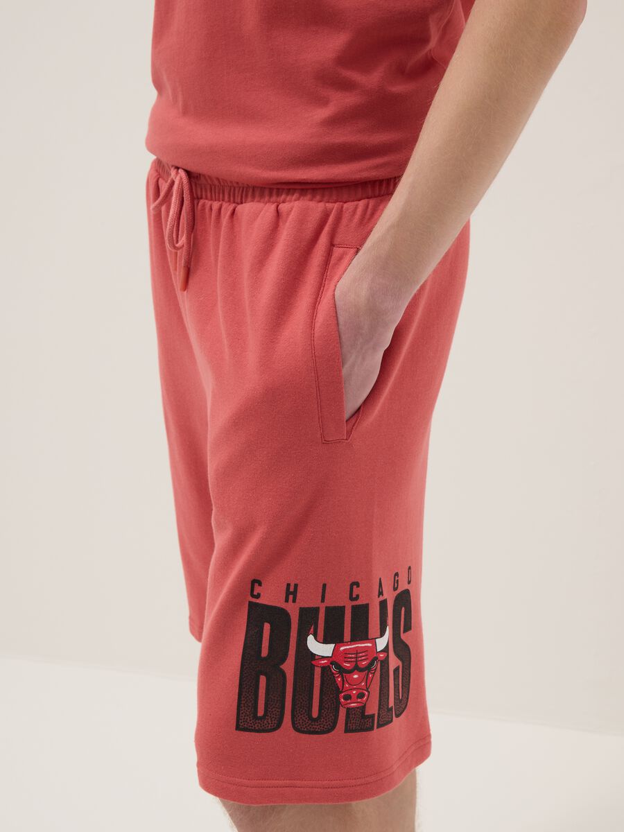 Red cotton blend shorts regular fit with Chicago Bulls print_3