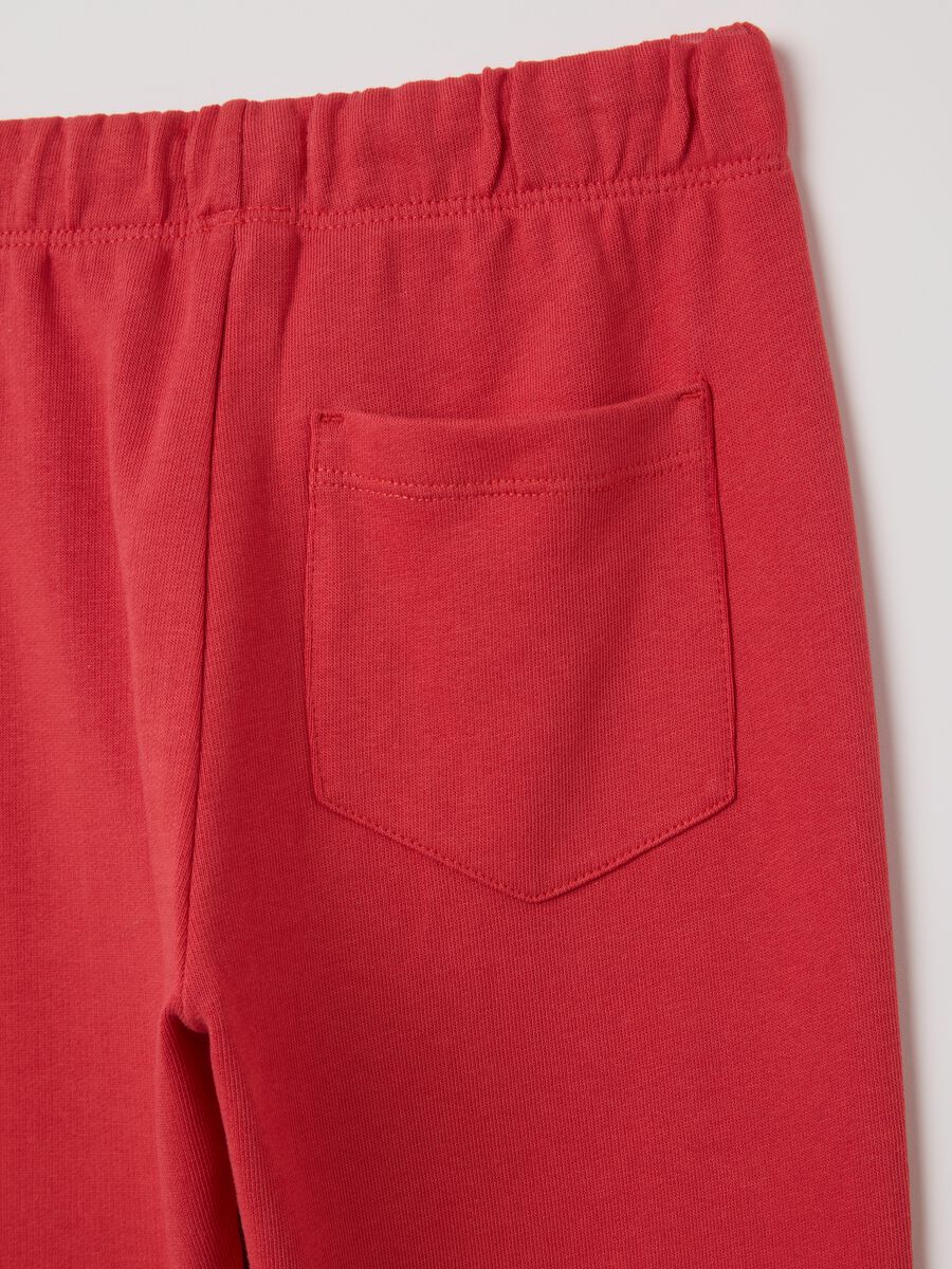Red cotton joggers with drawstring and print_3
