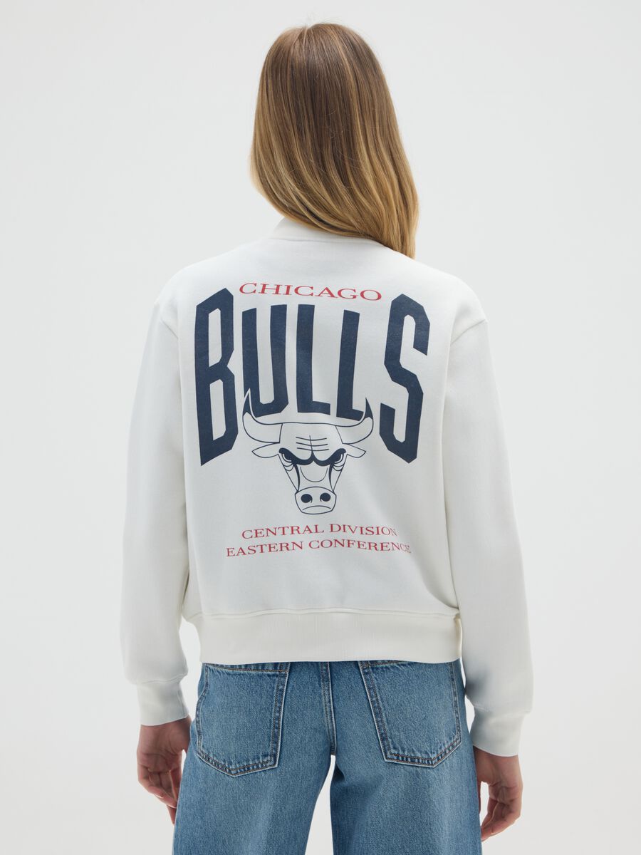 Felpa in misto cotone bianca oversize con stampa Chicago Bulls_2