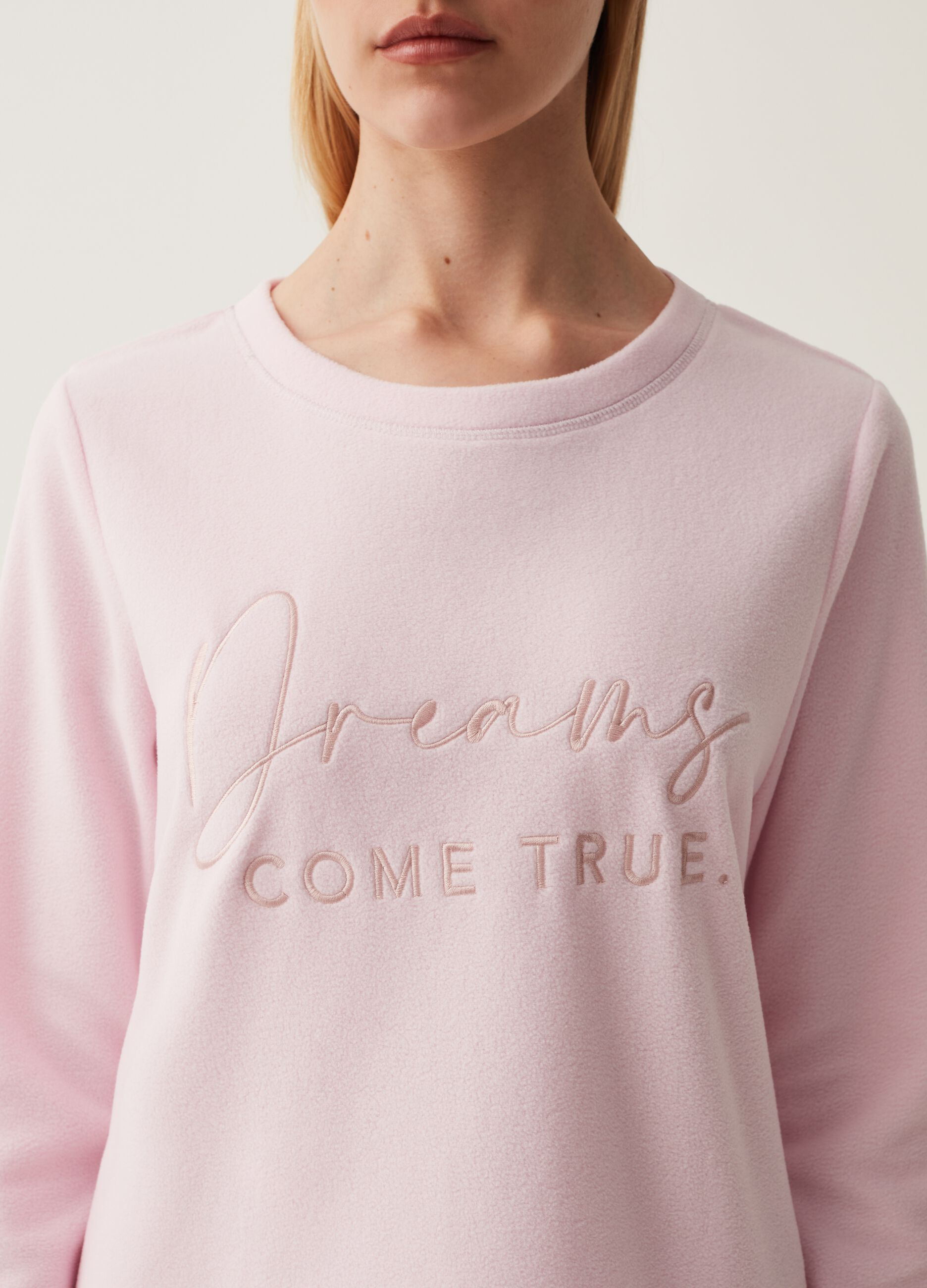 Top pigiama in pile con ricamo lettering_3