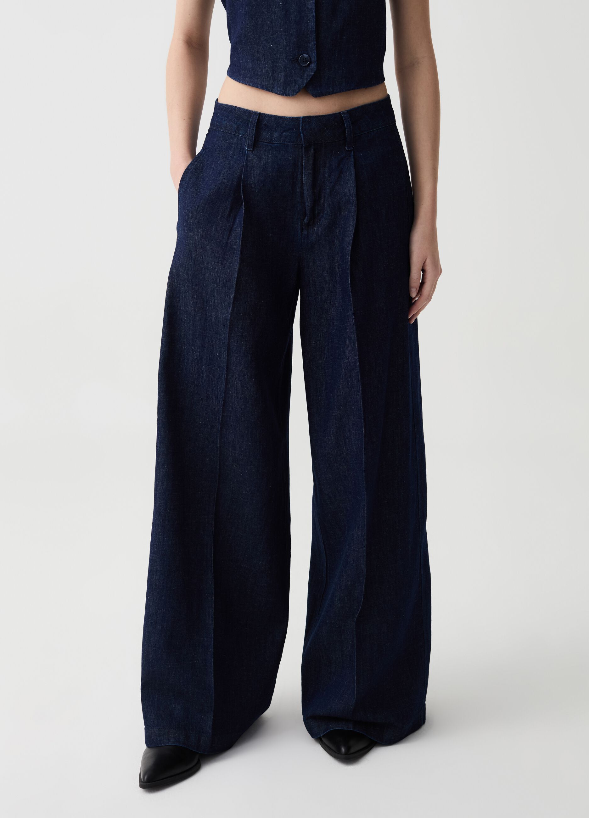 Wide-leg palazzo trousers in denim with darts