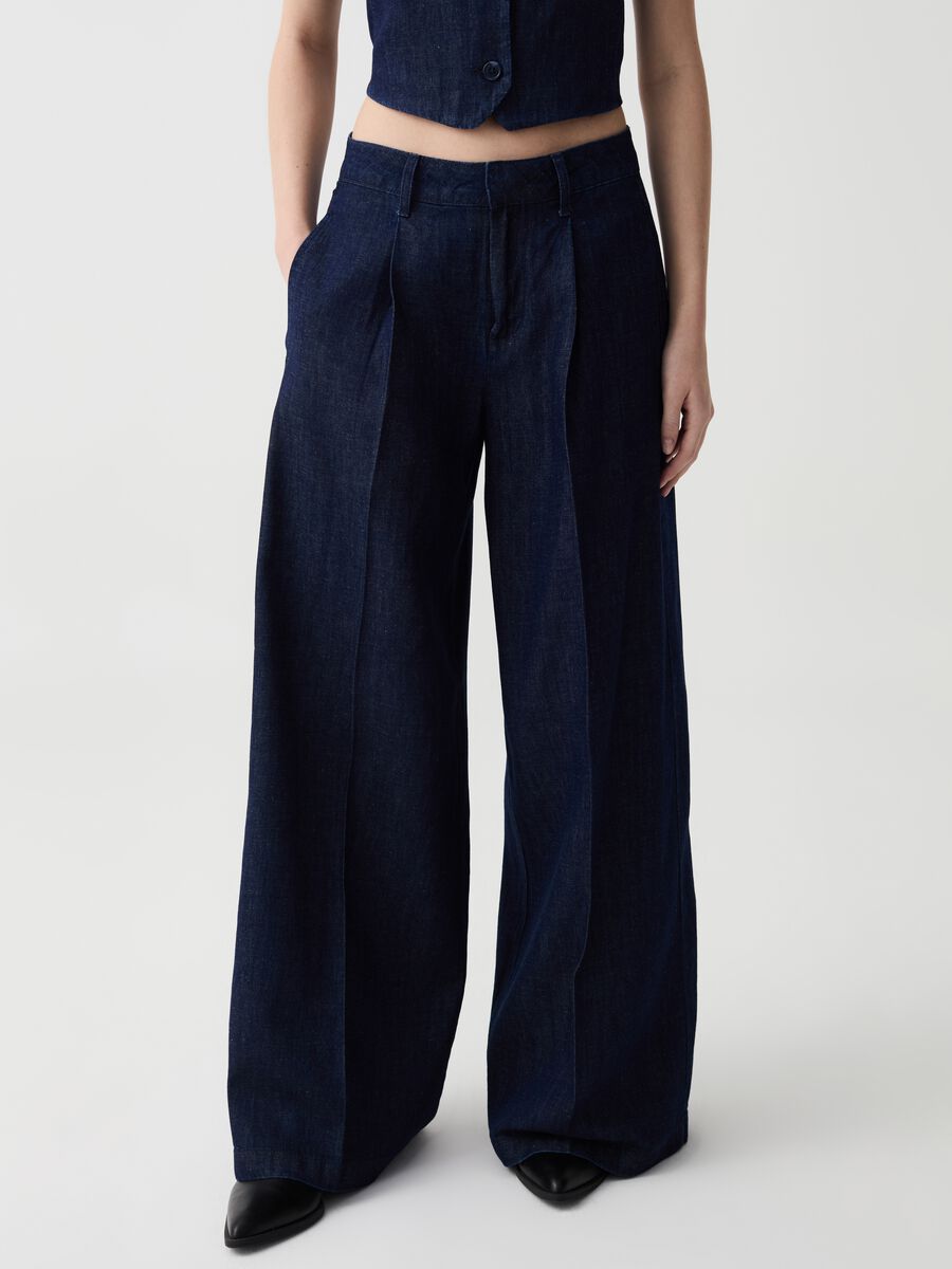 Wide-leg palazzo trousers in denim with darts_1