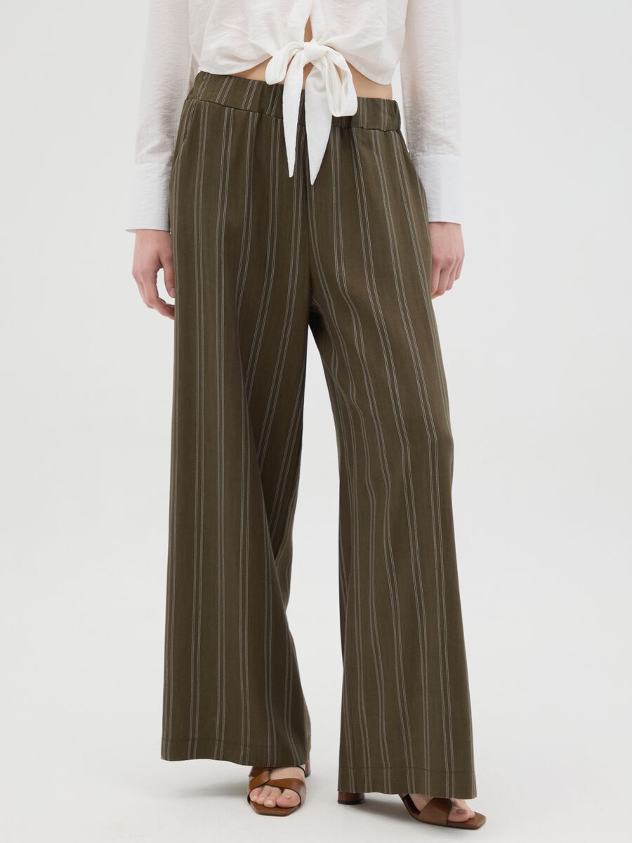 Women's Green Regular Fit Trousers_1