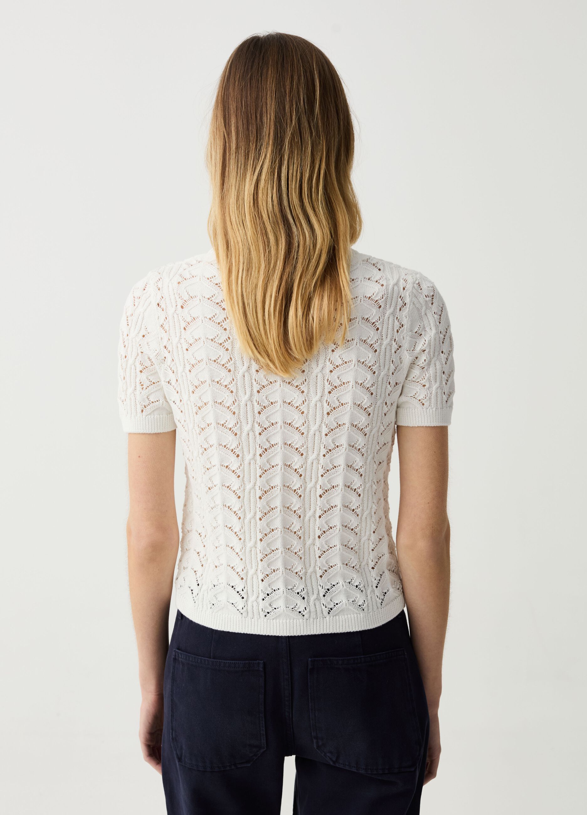 Crochet top with short sleeves
