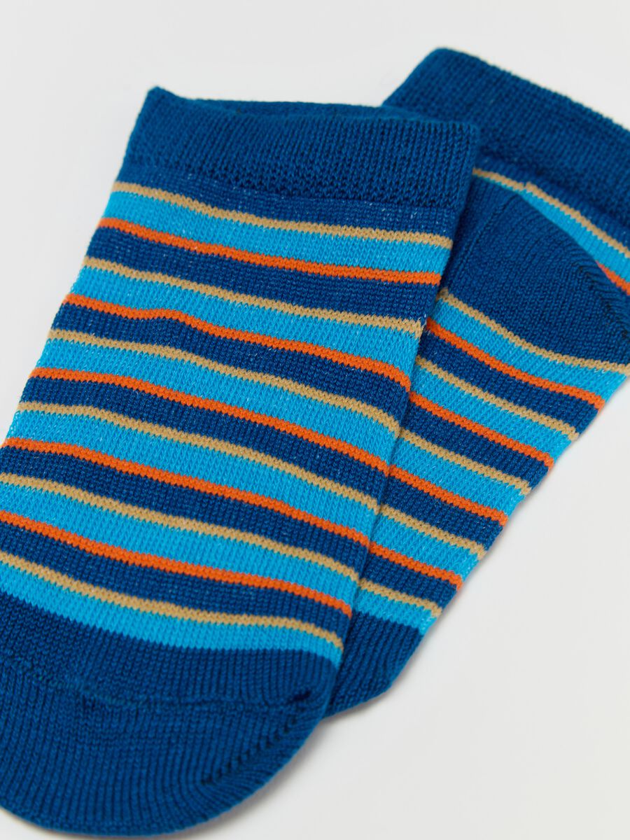 Three-pair pack socks with stripes and dinosaurs design_2