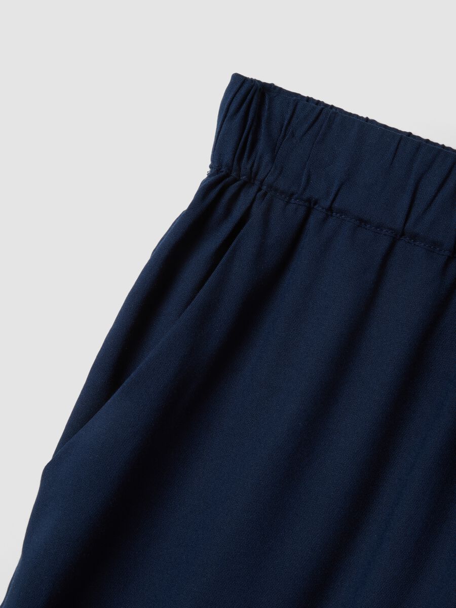 Shorts blu in pura viscosa con vita elastica_5
