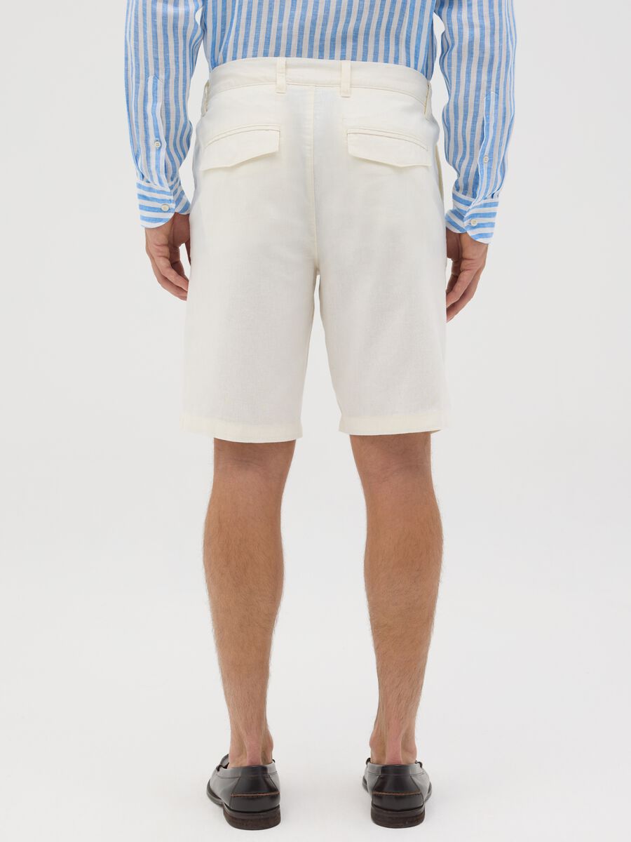 Men’s white cotton and linen regular-fit shorts_2