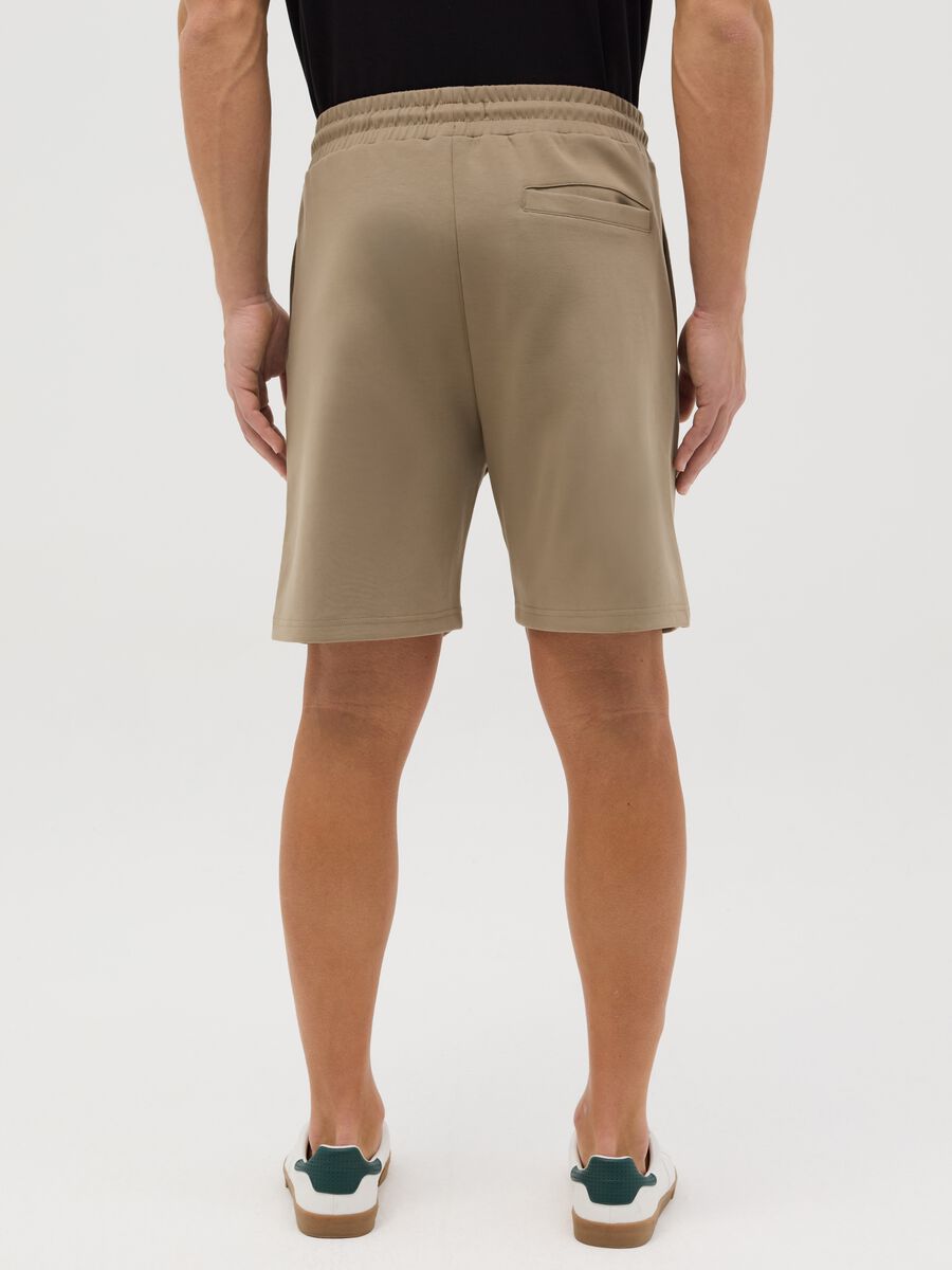 Beige Bermuda joggers in fleece_2