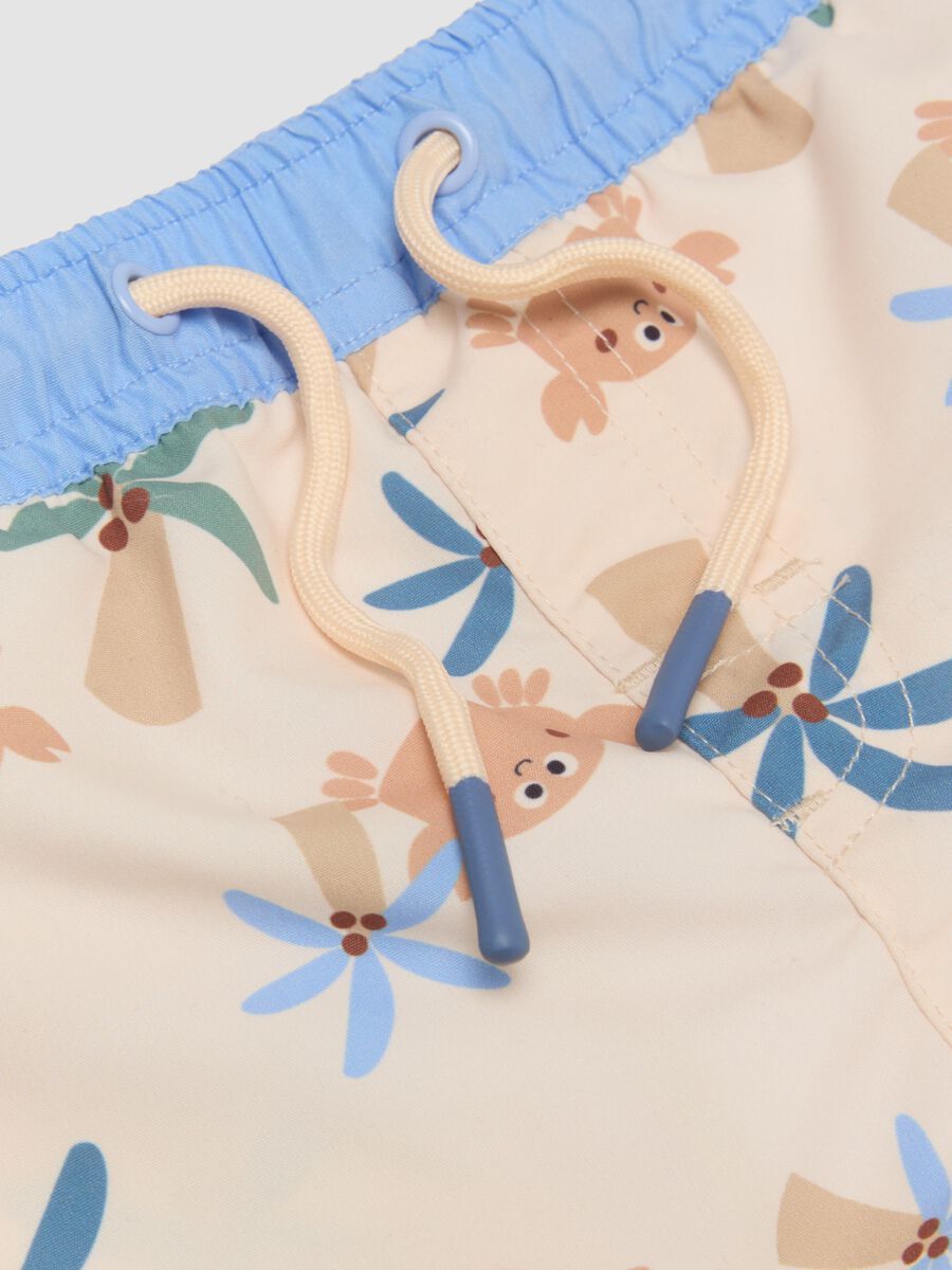 Costume shorts beige da mare con stampa tropicale per bimbo_2